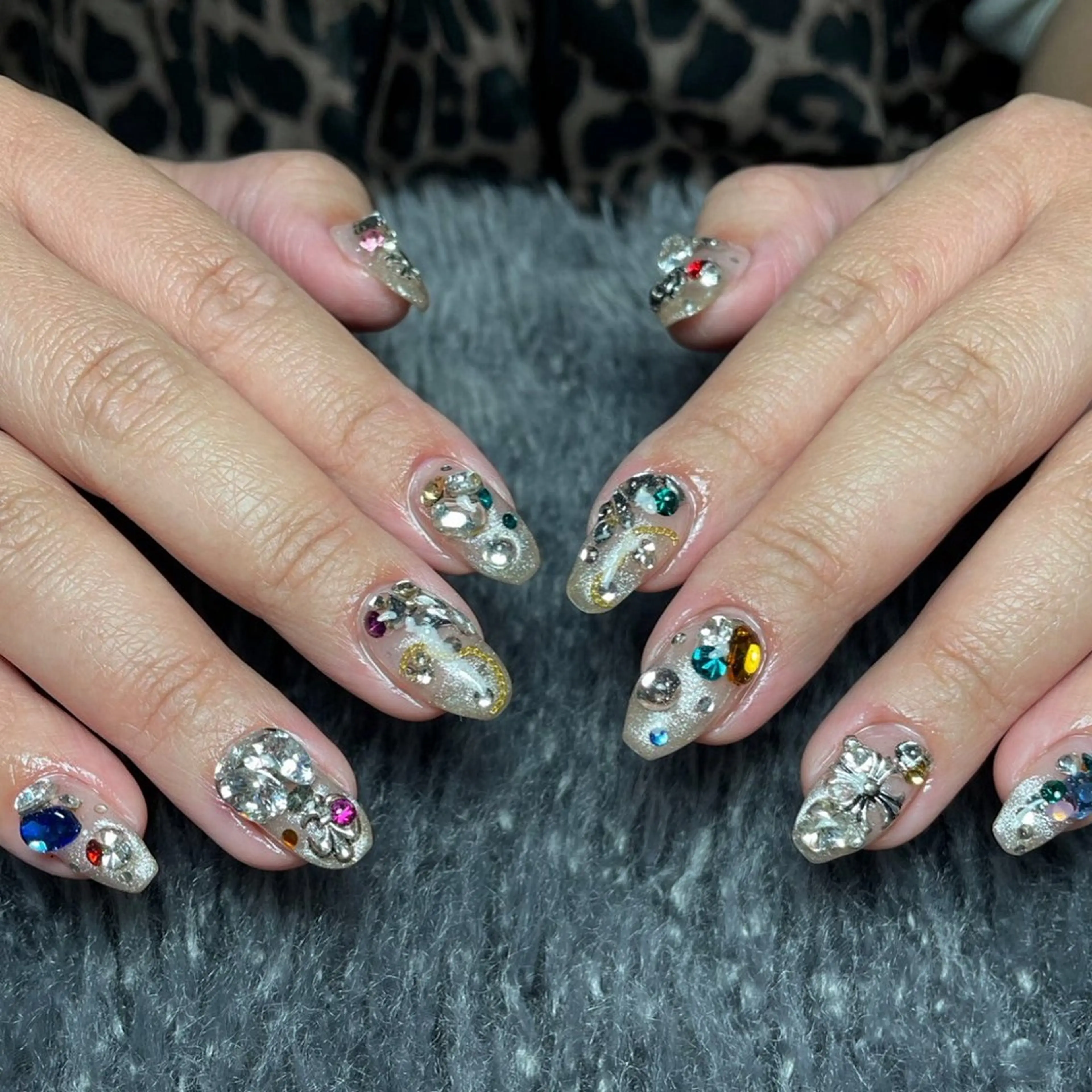 ネイル ストーンネイル ハンドネイル STAR RIVER【スターリバー】所属・MIKI🌼 個性派ネイル🌈のネイルデザイン