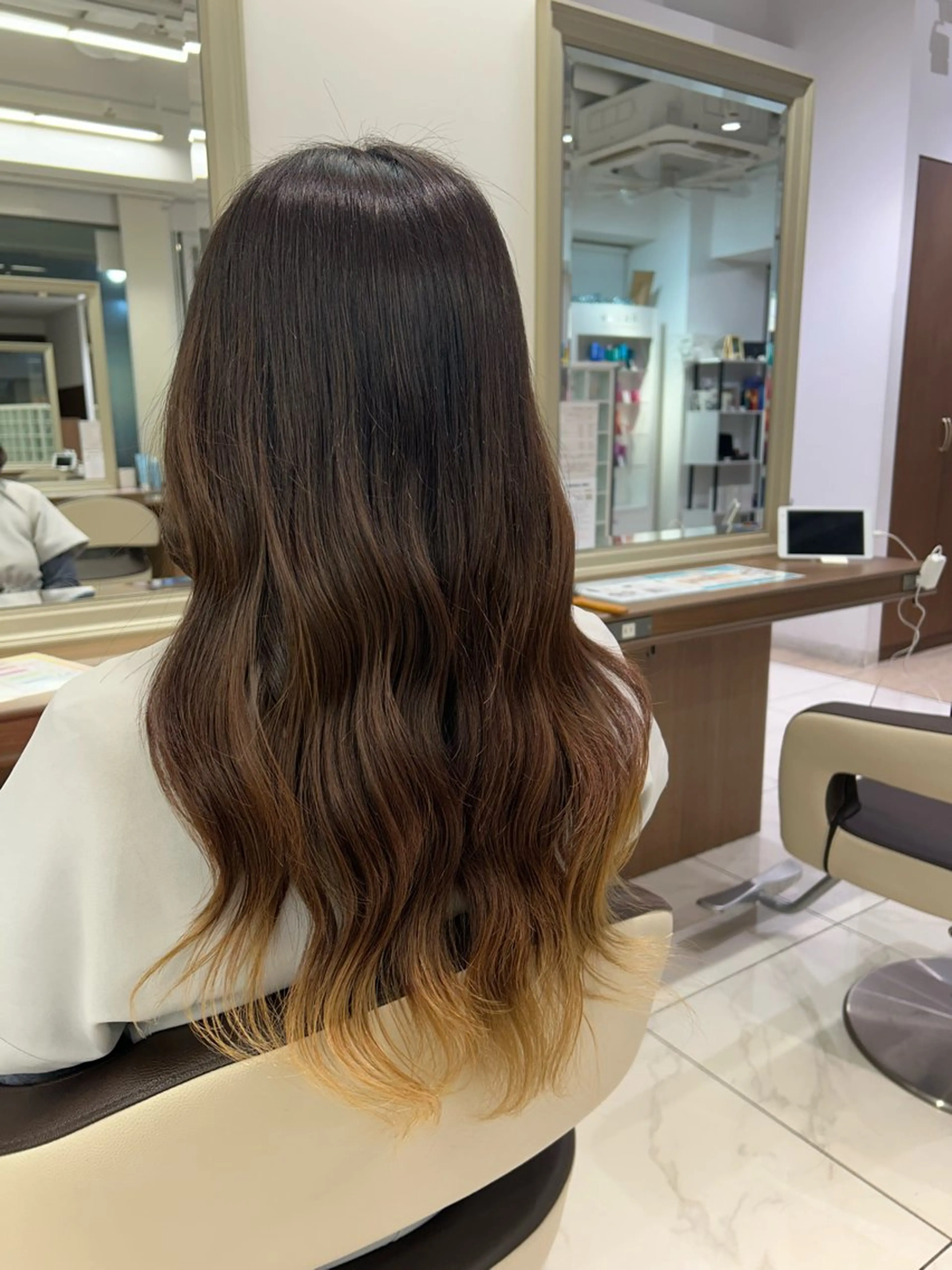 ロング ヘアアレンジ ヘアセット YUI /ハイトーンカラーのヘアスタイル