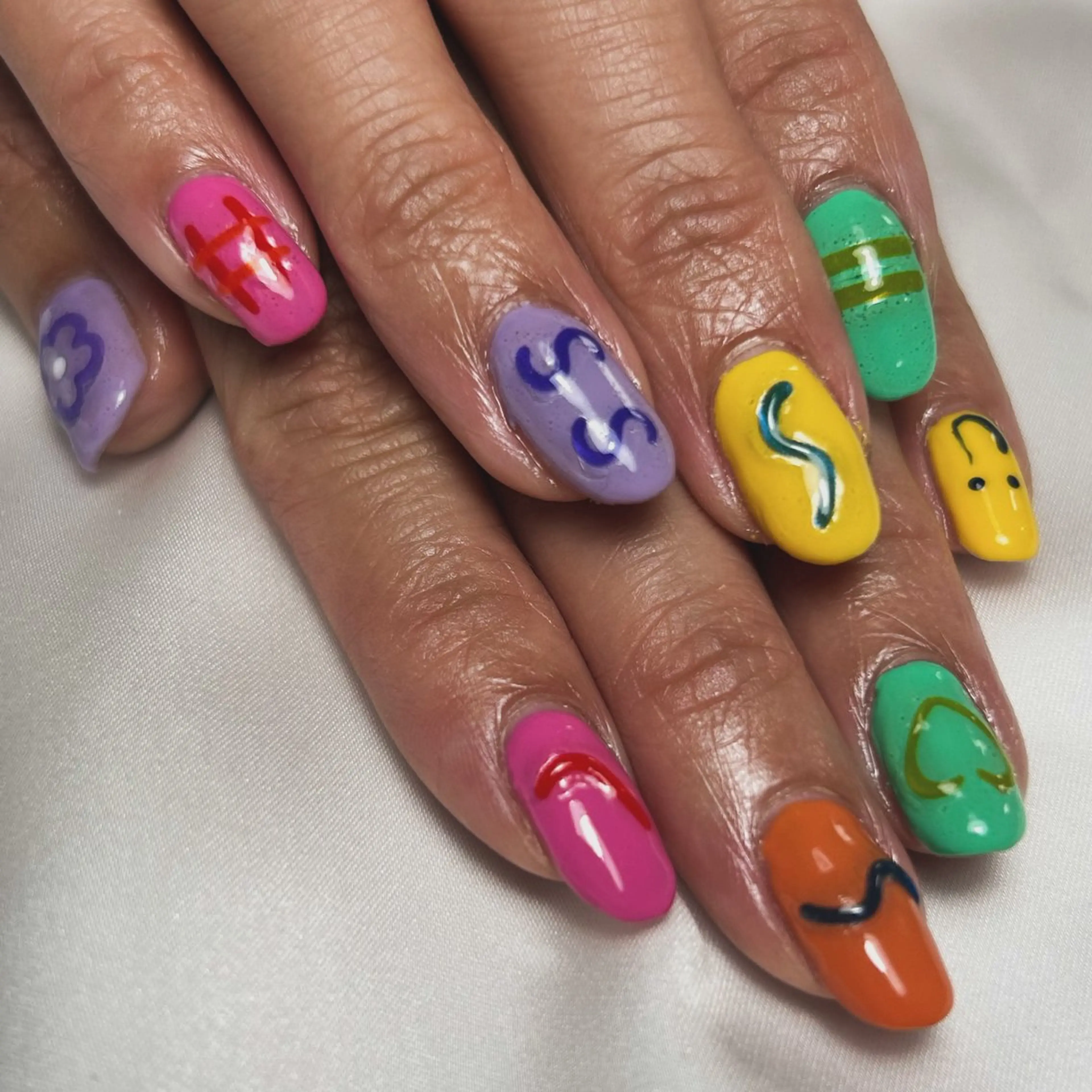 ネイル CHIMNEY ♡ﾈｲﾙ耳ツボのネイルデザイン