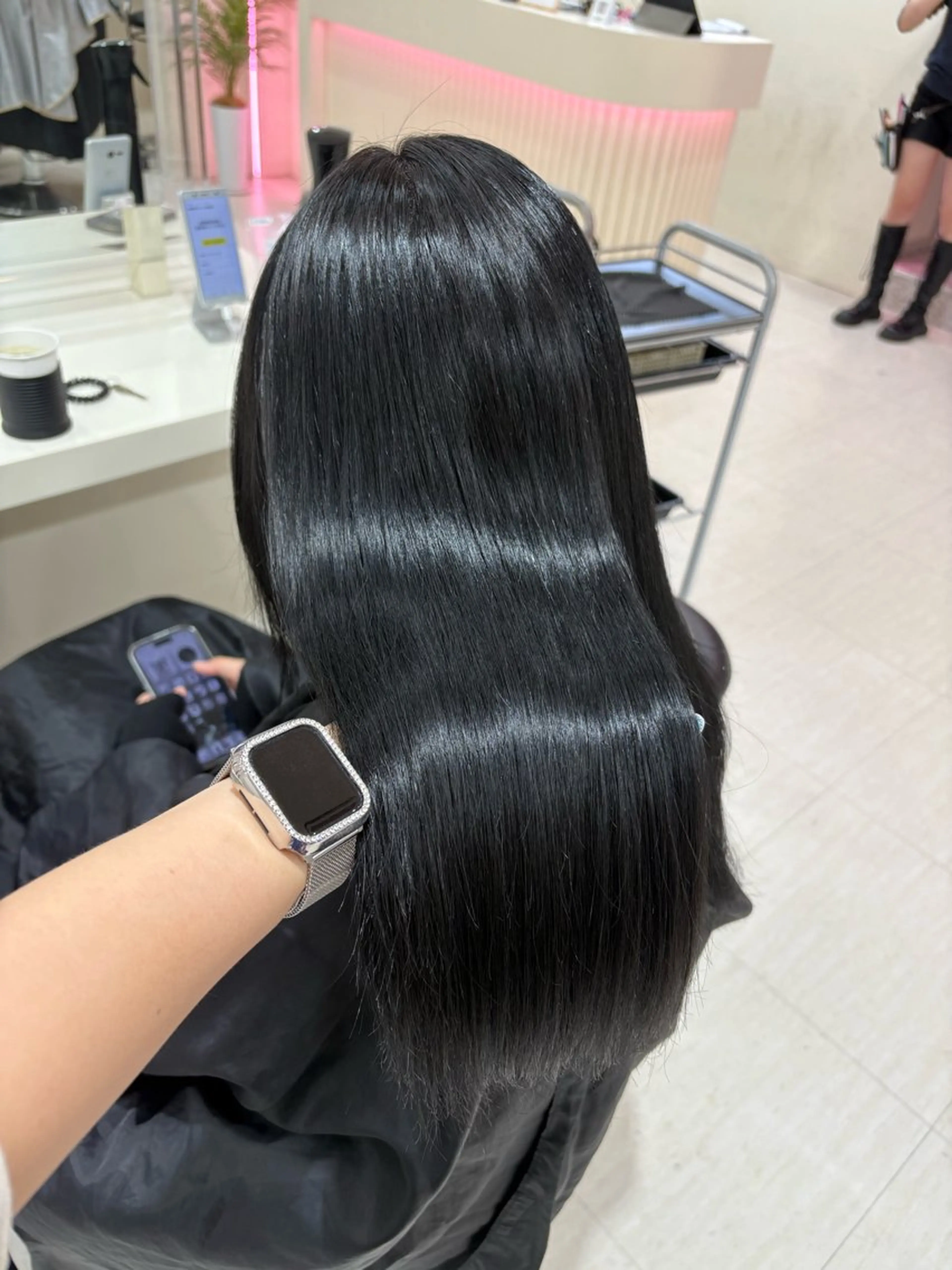 ロング カラー グレージュ ネイビーカラー ヘアカラー トリートメント 大人上品ベージュ 🎀HARUNAのヘアスタイル