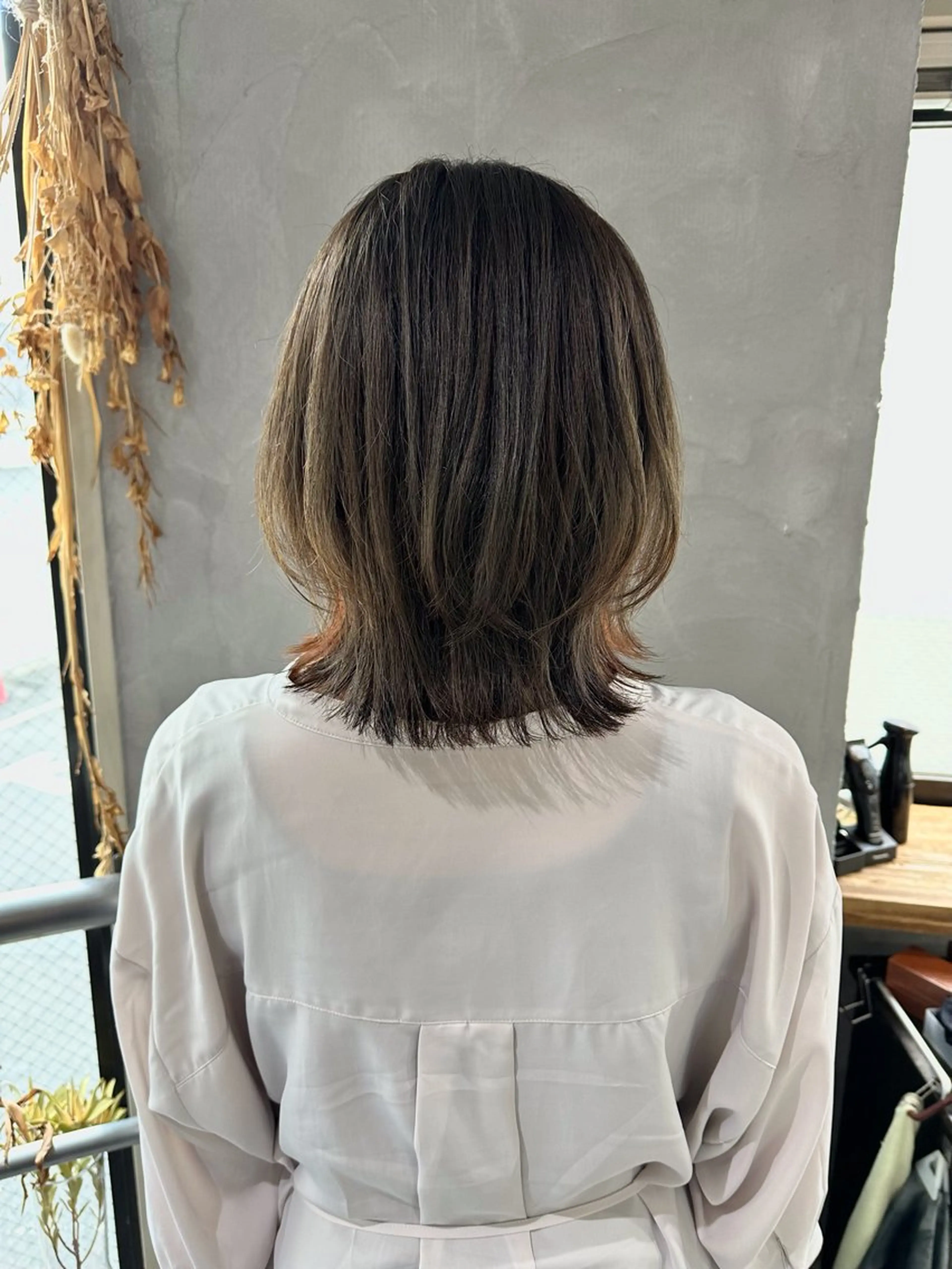ミディアム カラー 透明感カラー イヤリングカラー オリーブカラー オレンジ ウルフカット ウルフ/レイヤー🪐 MANAのヘアスタイル