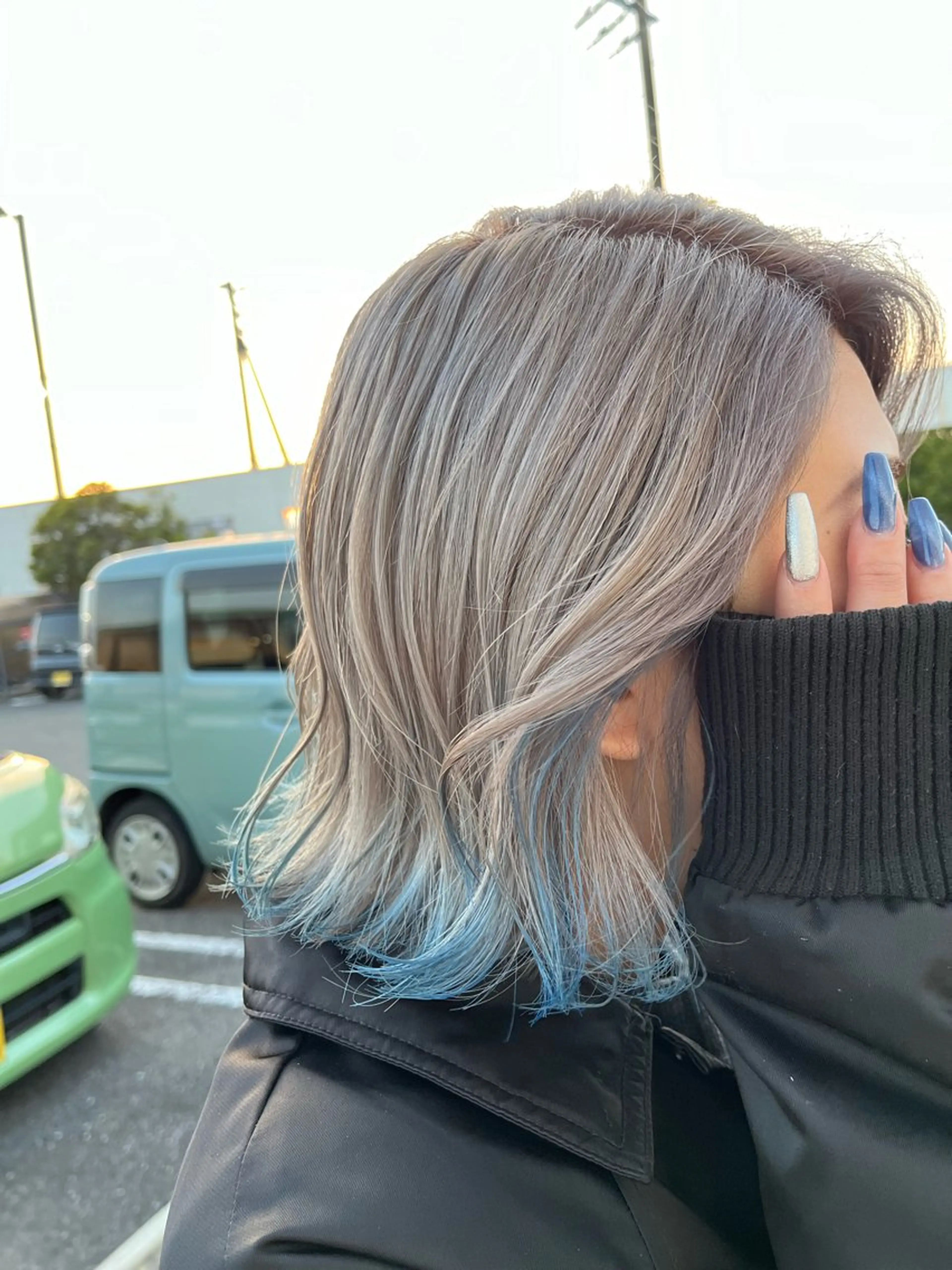 カラー ブリーチ イヤリングカラー シルバー 長谷川 柚乃のヘアスタイル