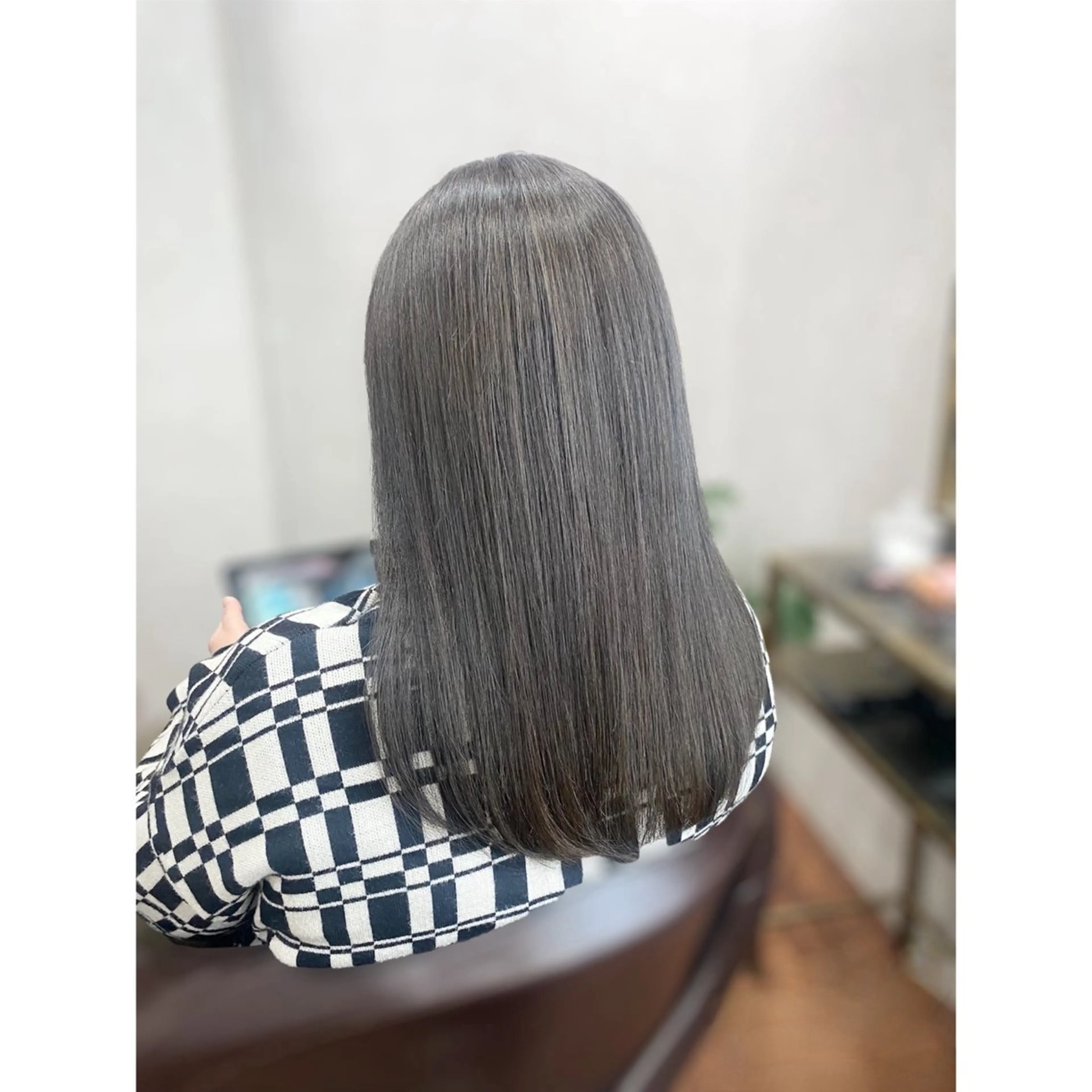ロング カラー カット ヘアカラー トリートメント _White所属・ＳＨＩ ＺＵのヘアスタイル