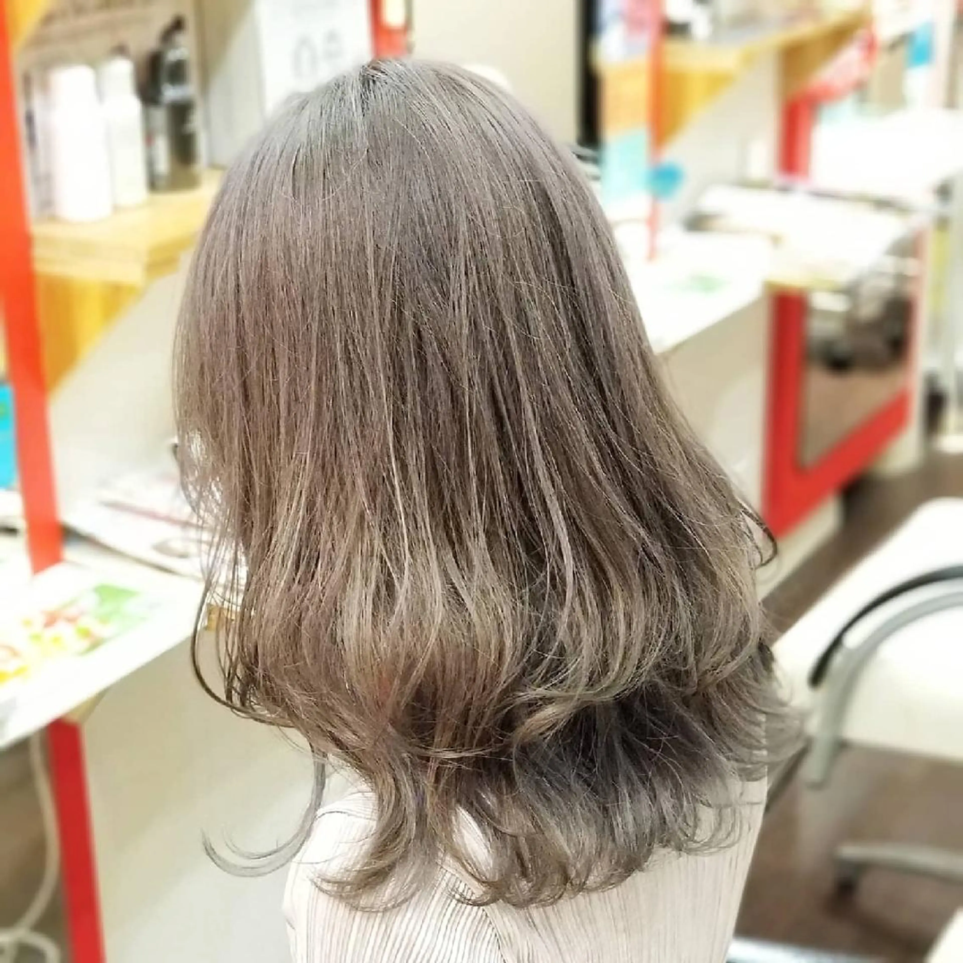 ミディアム カラー ブリーチ 透明感カラー グレージュ ミルクティーグレージュ ピンクカラー カット ヘアカラー 植田 修平/エクステ /髪質改善カラーのヘアスタイル