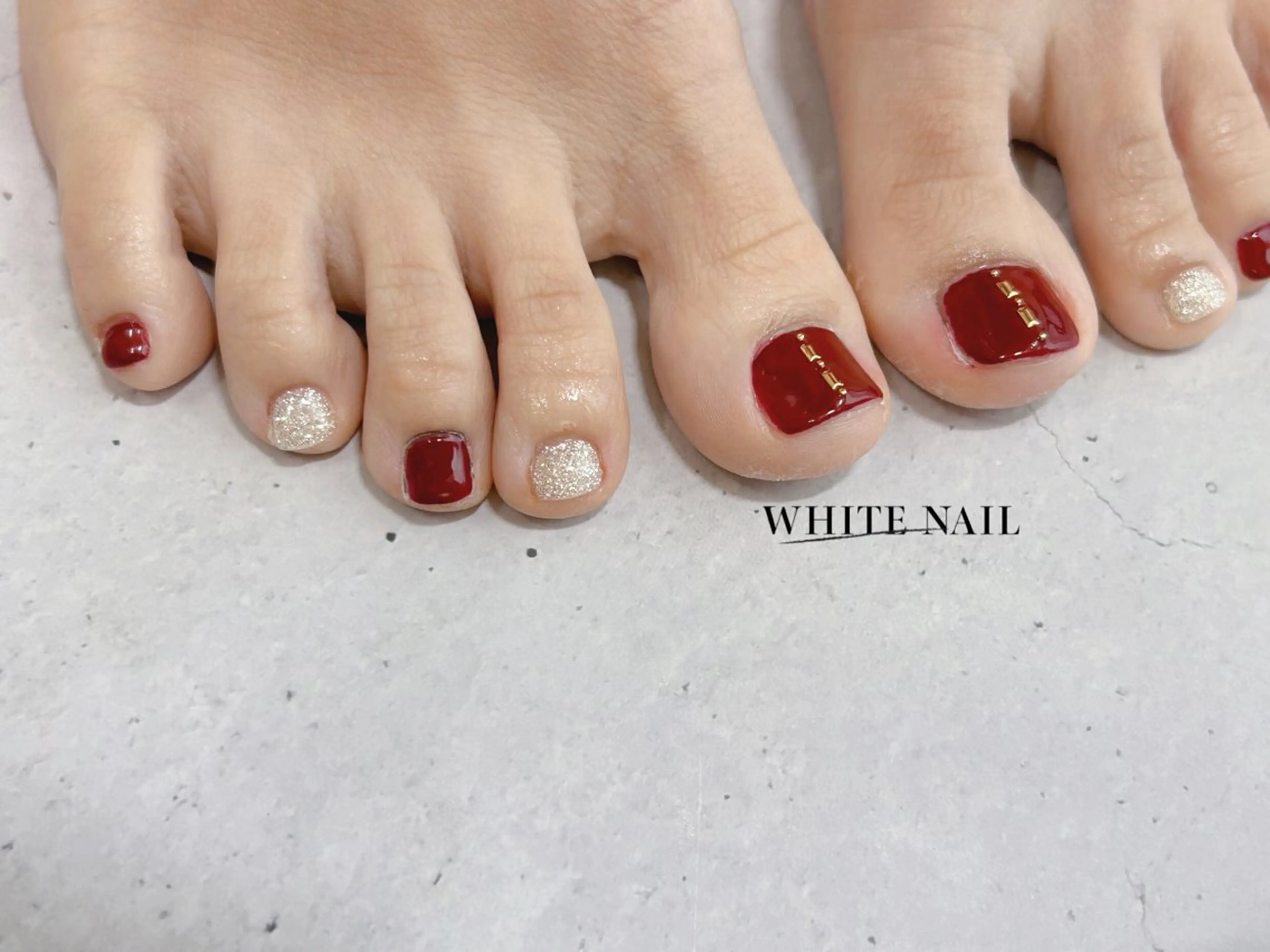 ネイル ワンカラーネイル シンプルネイル フットネイル WHITE NAIL ホワイトネイルのネイルデザイン