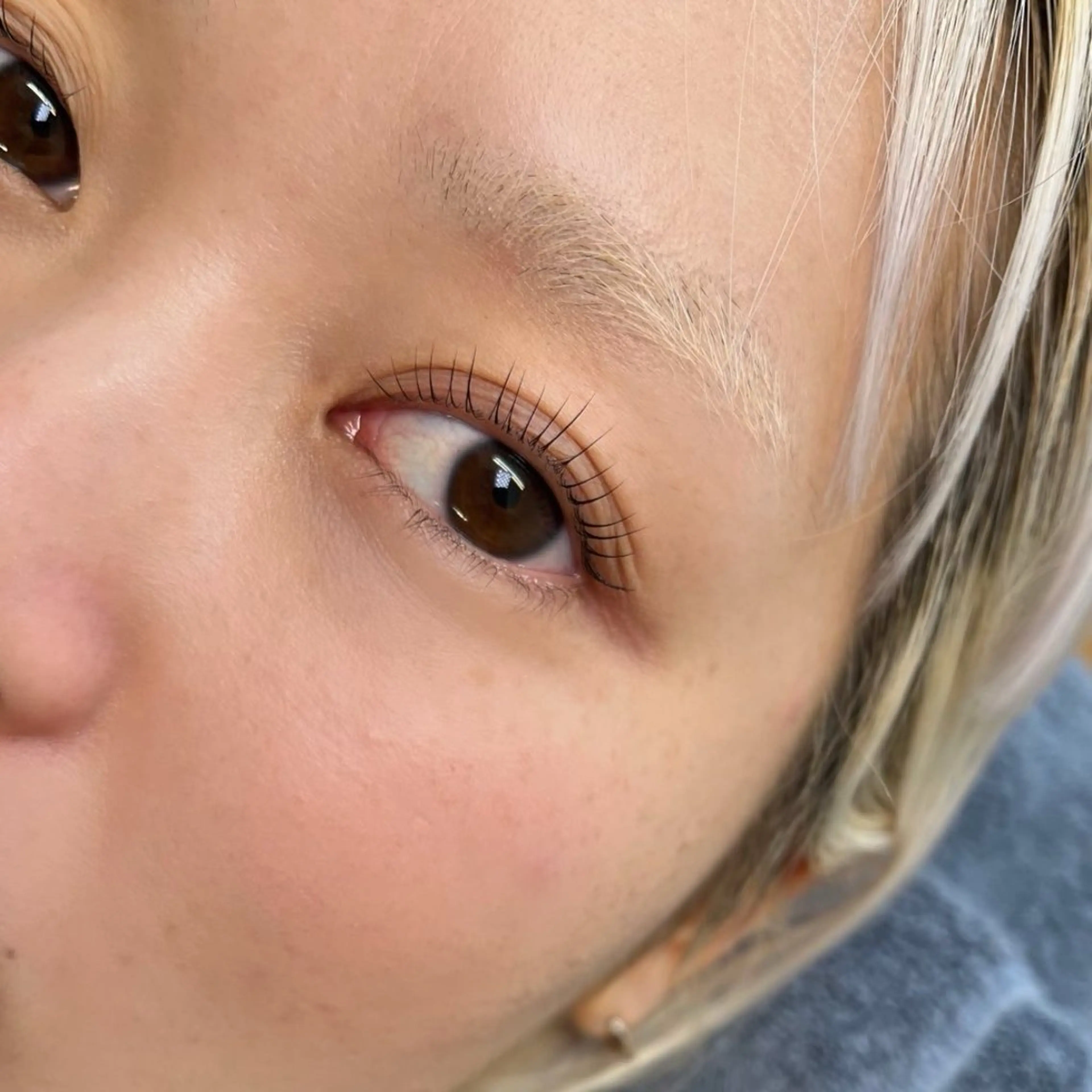 マツエク・マツパ 店長/メンズ眉 ・モチ良いまつパの眉毛・アイブロウイメージ