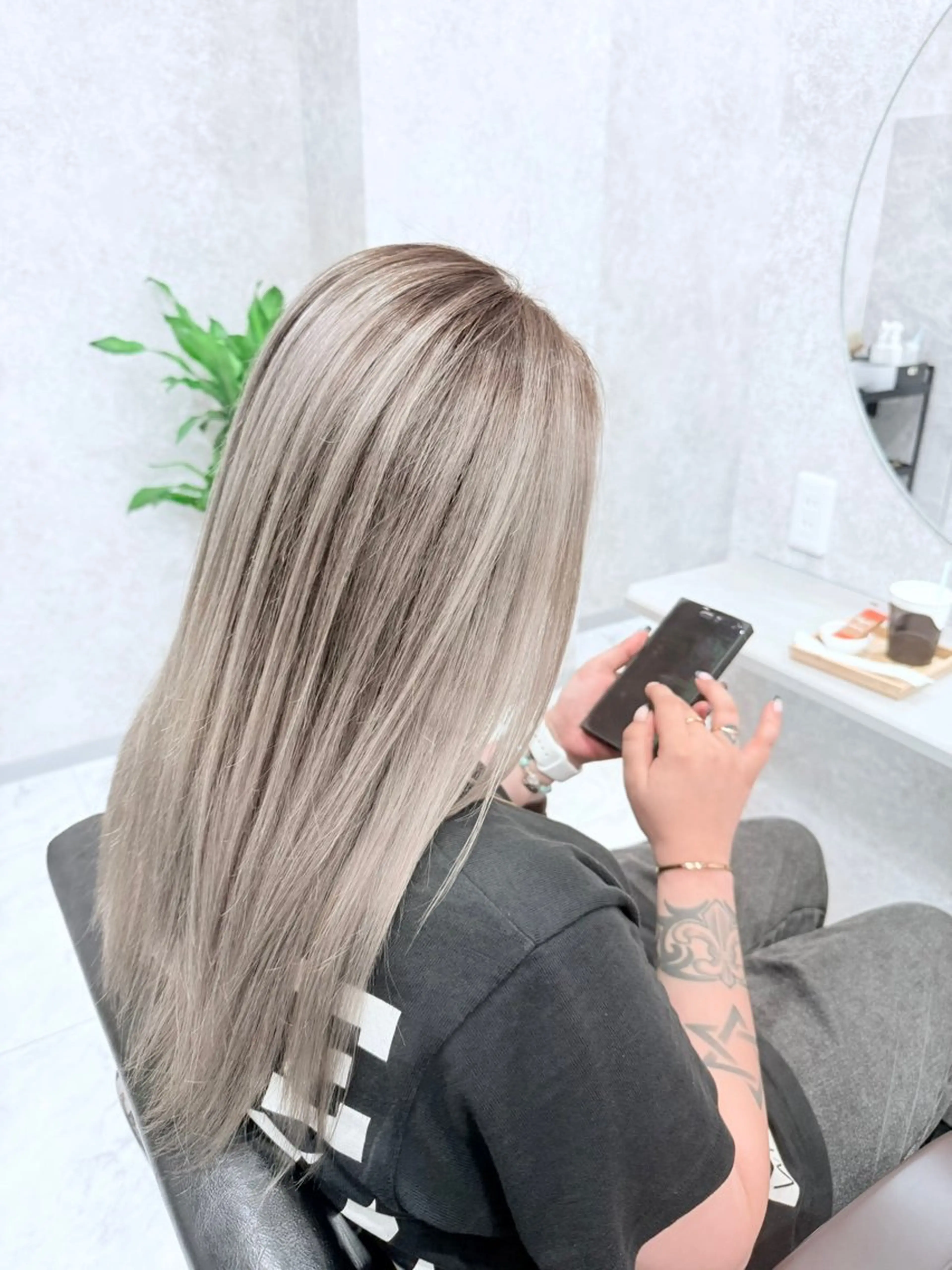 ロング カラー 🌈派手髪ハイトーン 🌈鈴木亮太🌈のヘアスタイル