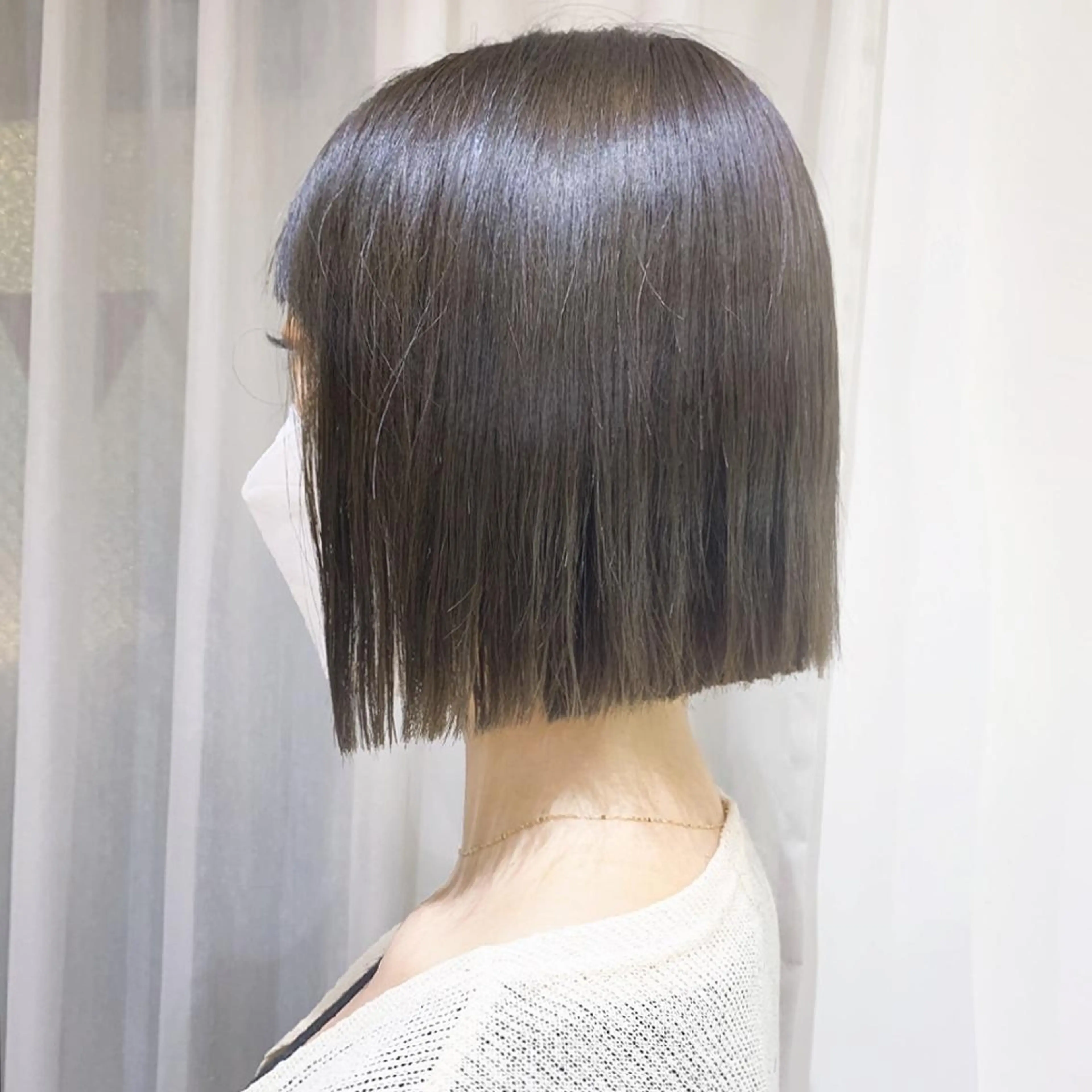 ショート カラー ヘアアレンジ パーマ 切りっぱなしボブ ベージュカラー ブリーチ ブリーチなしカラー オリーブベージュ カット トリートメント salowin新宿三丁目店所属・🖤小顔ボブ/ウルフ レイヤー🖤山本諒のヘアスタイル