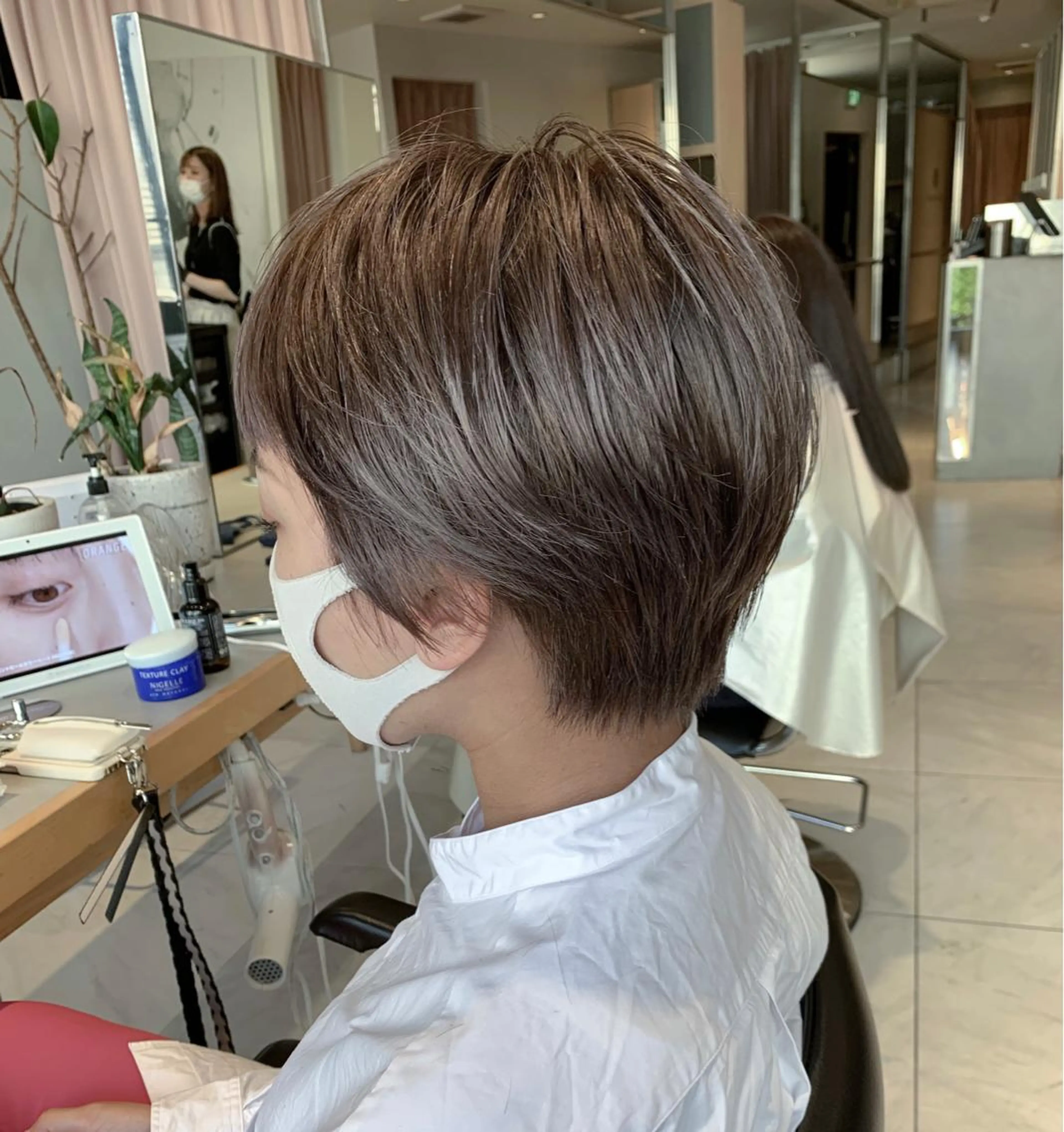 ショート カラー グレージュ ハイトーンカラー ショートヘア ヘアカラー トリートメント ヘッドスパ ヘアセット 柔らか透け感カラー 🌿ムロヤリョウスケのヘアスタイル
