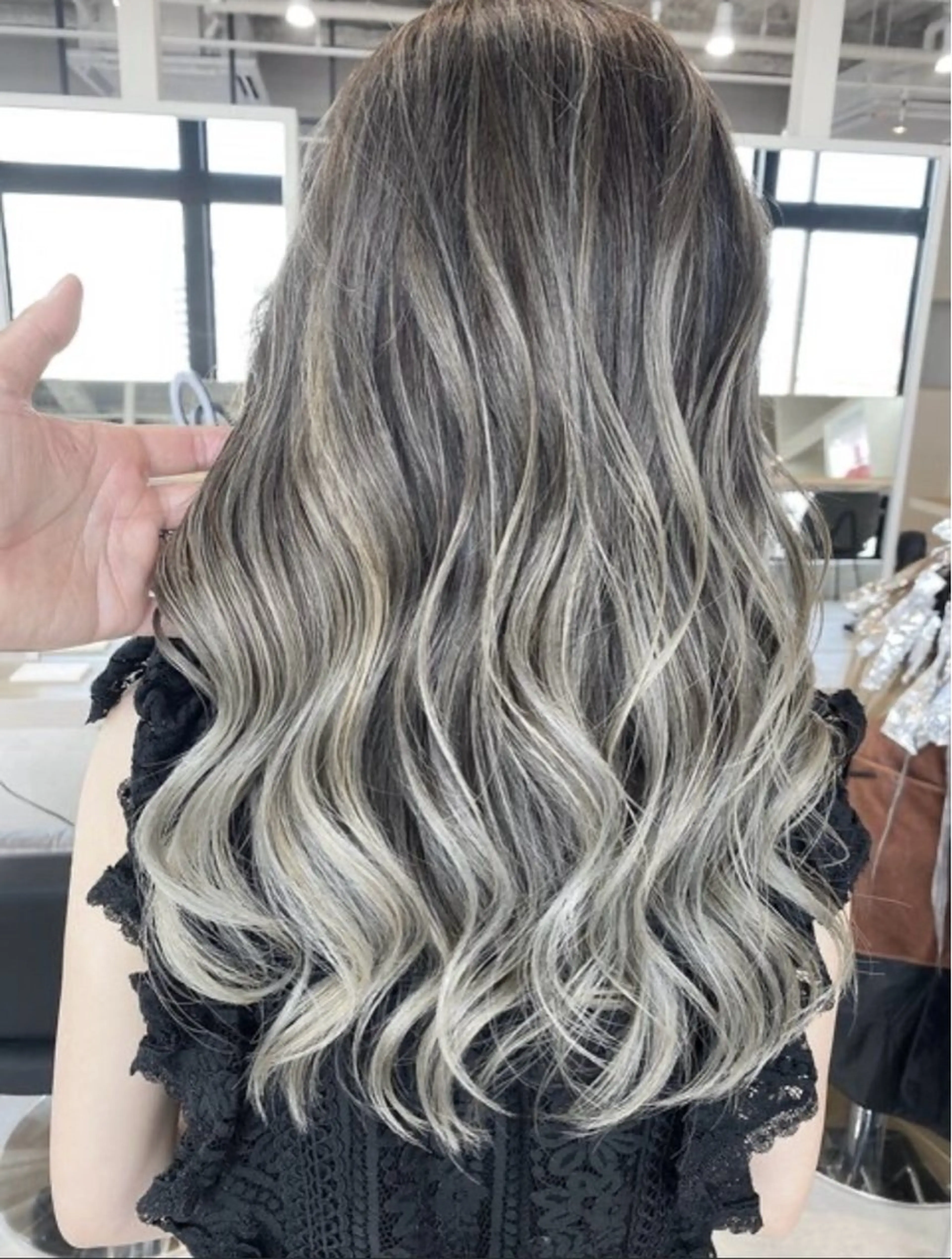 ロング レイヤーカット 'oli所属・難波'oli【オリ】 美容室のヘアスタイル