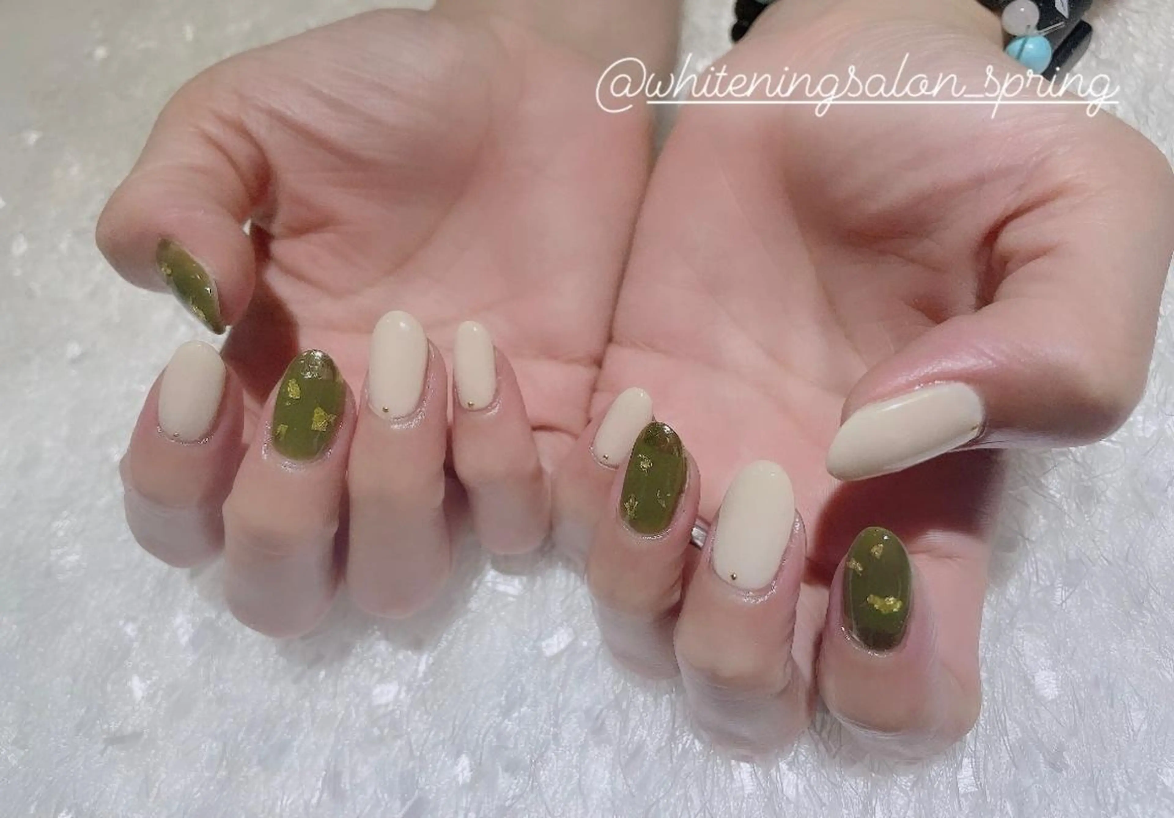 ネイル グリーン ニュアンスネイル Nakao Hitomiのネイルデザイン