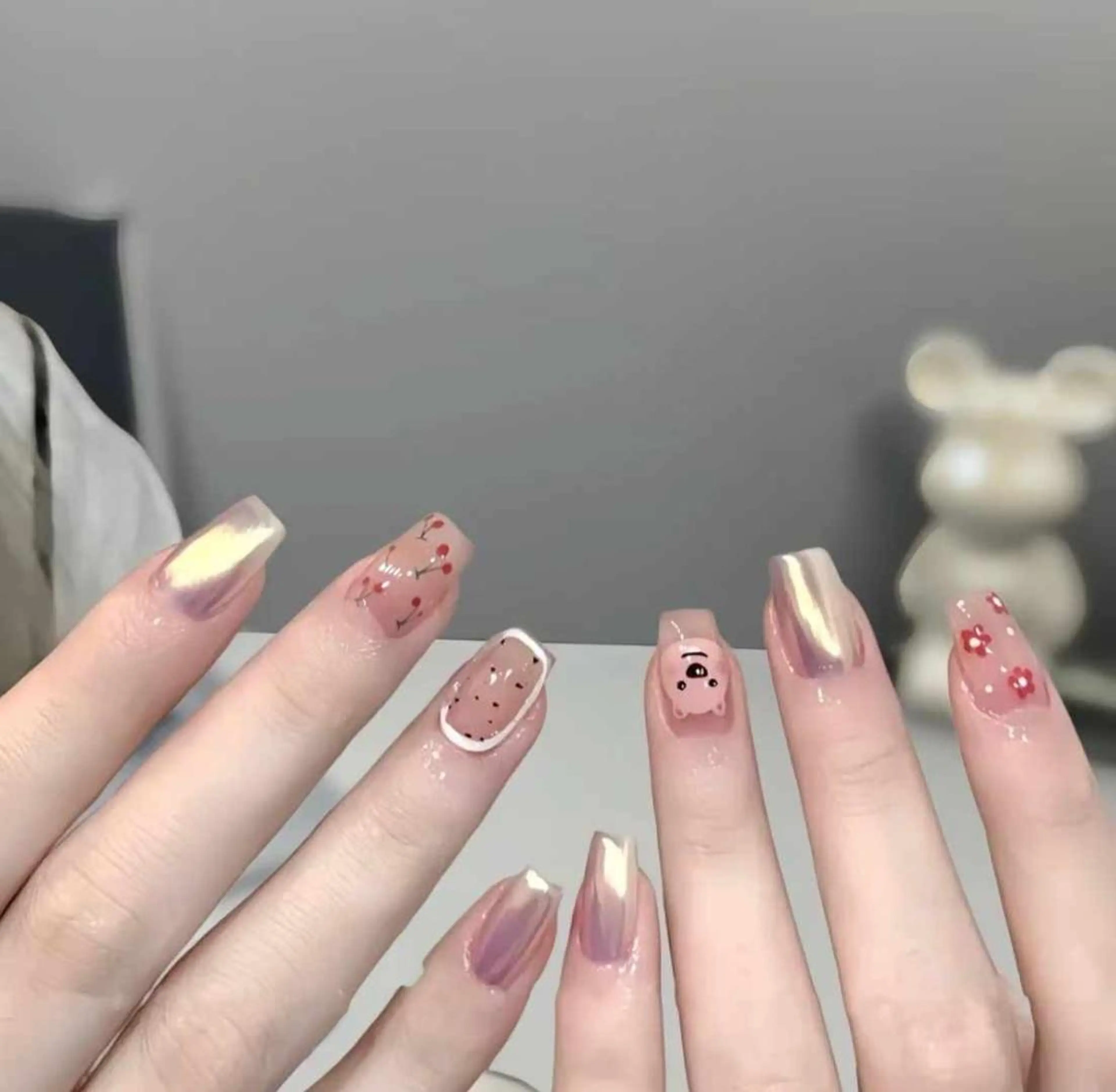 ネイル VIVIAN リサのネイルデザイン