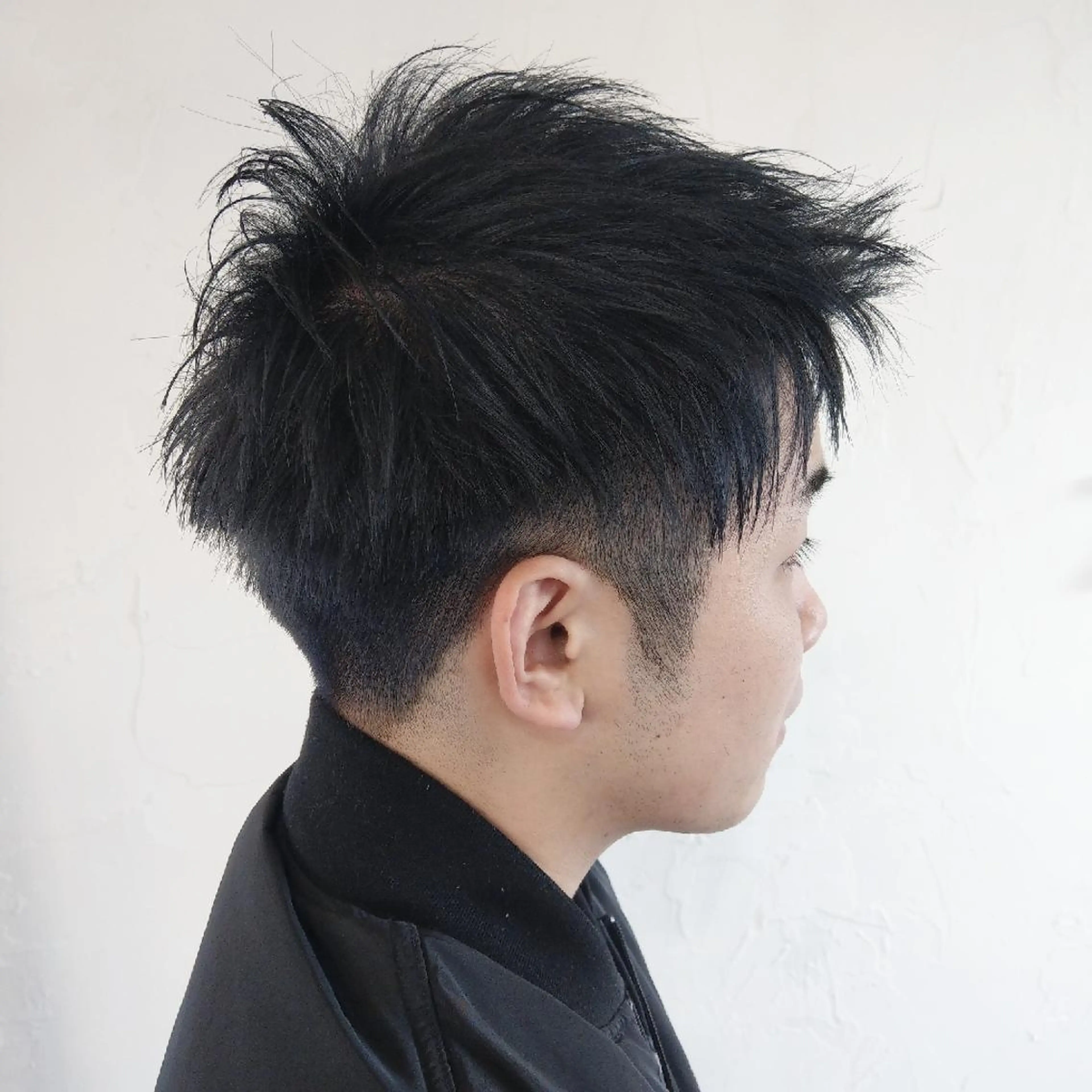 ショート カラー パーマ メンズ メンズショート アディクシーカラー 黒髪 ブルーカラー ブルーブラック カット Add9 柳田健登のヘアスタイル