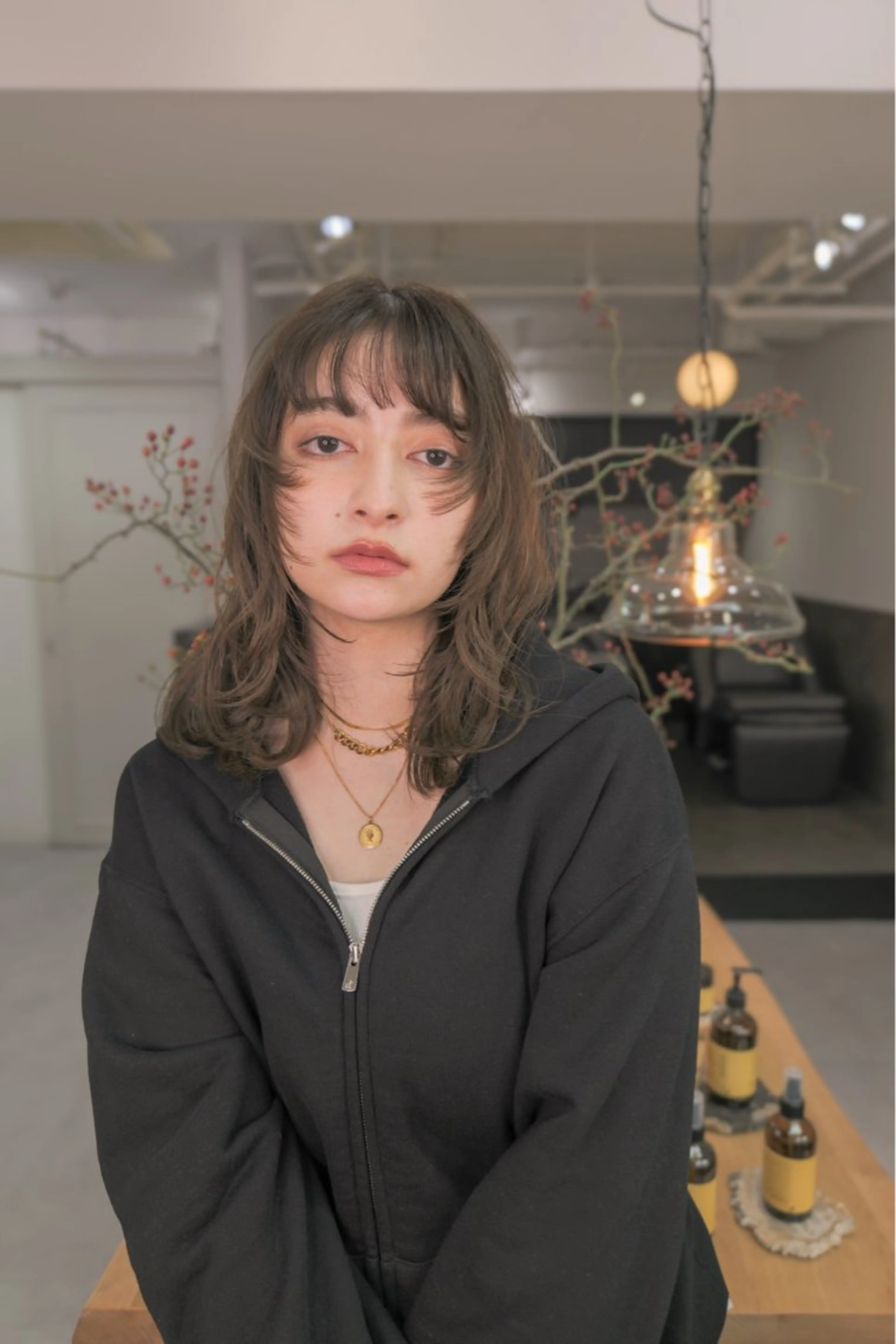 ミディアム パーマ ミディアムパーマ レイヤーカット カット ヘアカラー パーマ トリートメント パーマ＊ 顔まわり似合わせのヘアスタイル