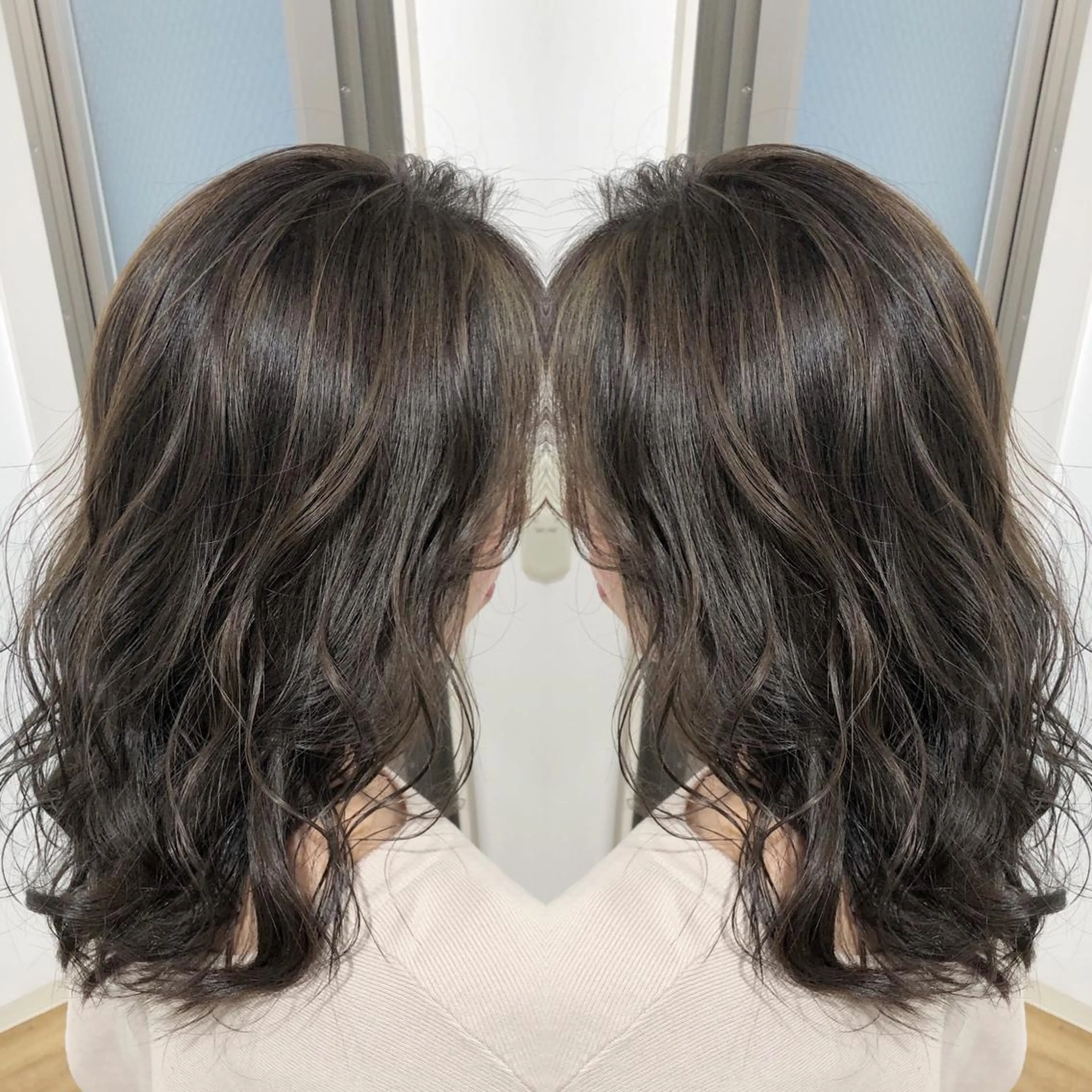 セミロング カラー Elissumeda所属・ブリーチ特化 梅田本多翔のヘアスタイル