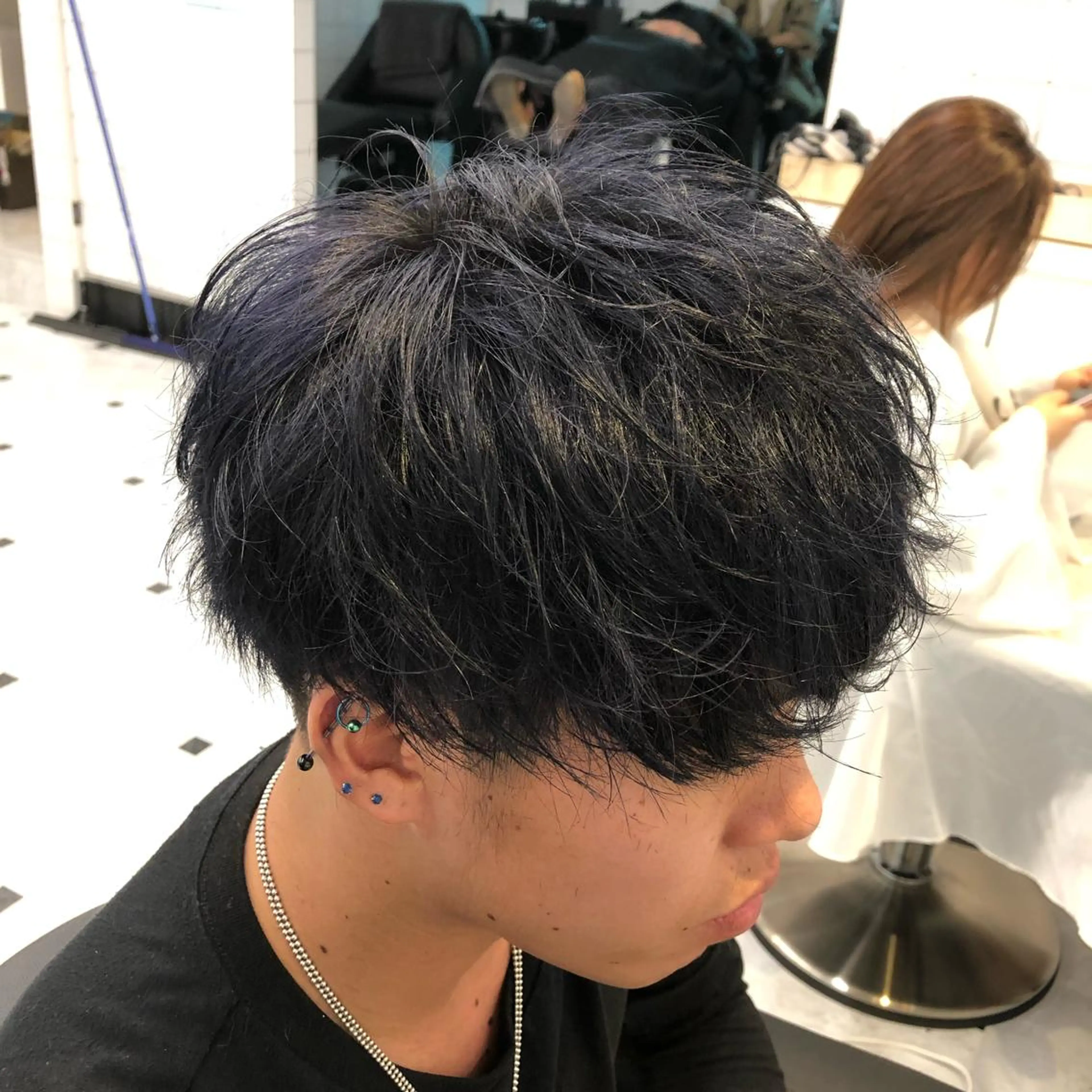 ショート カラー パーマ メンズ ネイビーカラー ベージュグレージュ 💕しゅーじ💕のヘアスタイル