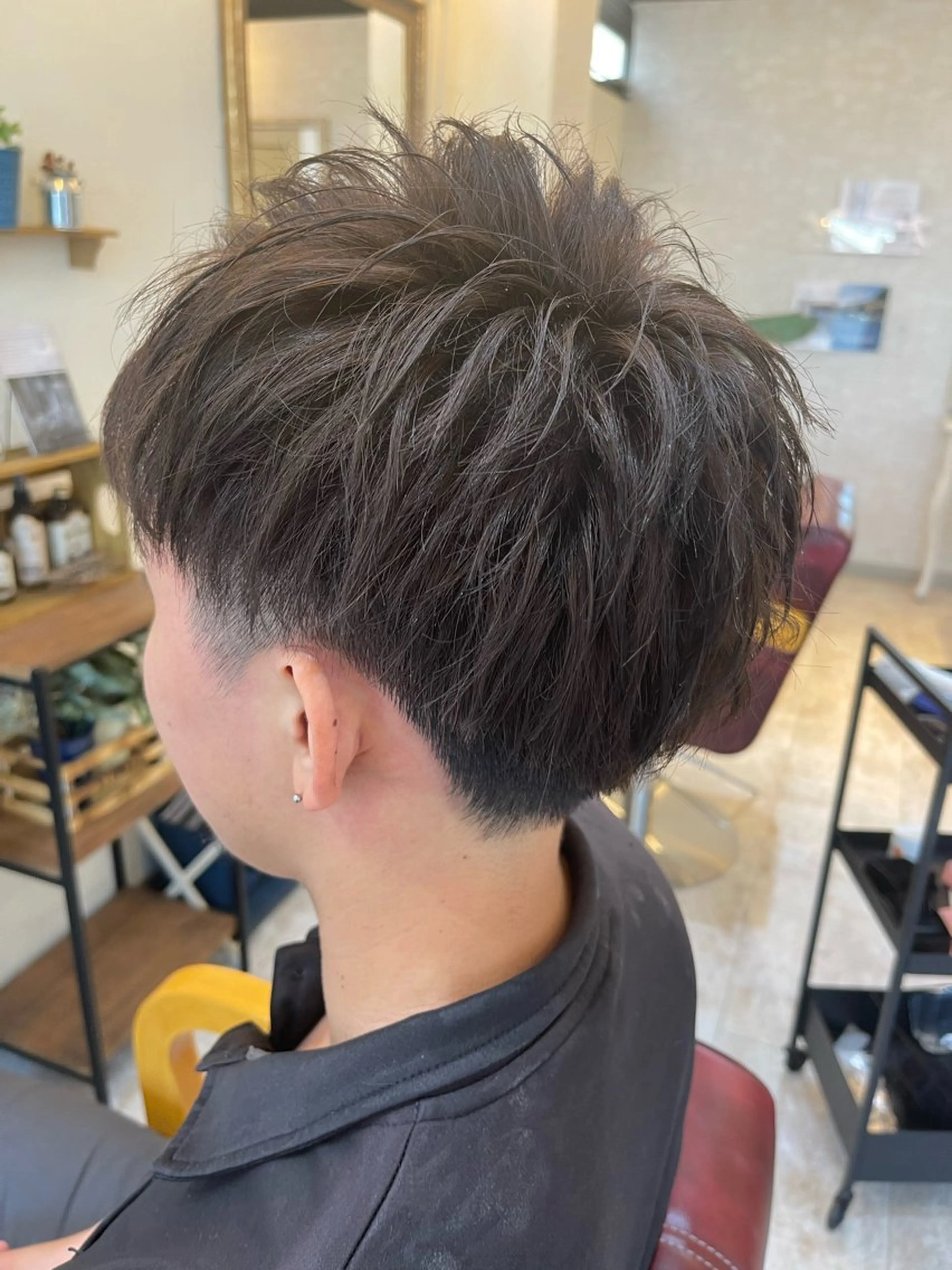 ショート カット ヘアカラー 🍭透明感カラー 志賀拓海🍬🌈のヘアスタイル