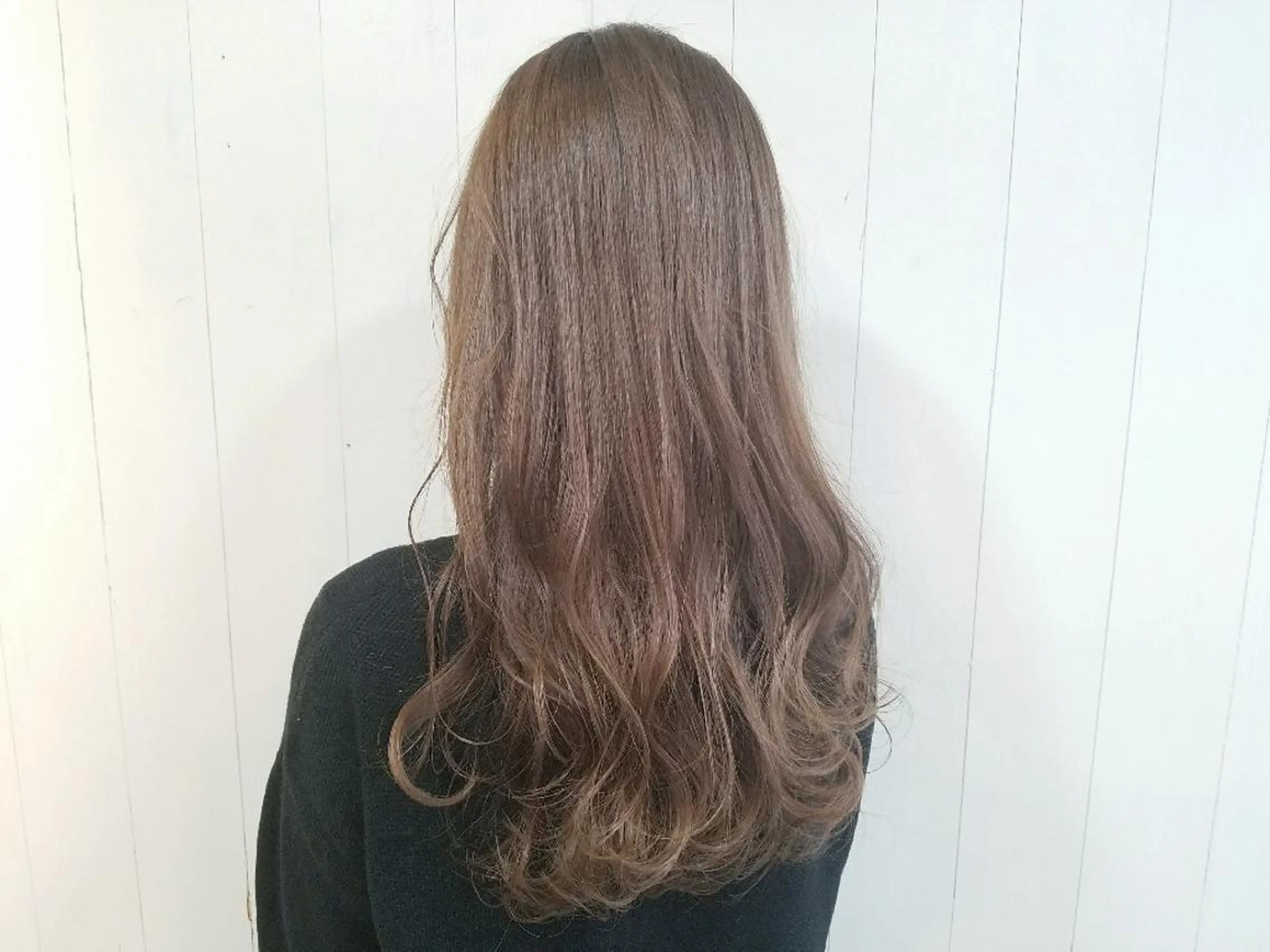 ロング カラー ベージュカラー ハイライトカラー ハイライト ウルフ、ボブ美容師 今井のヘアスタイル