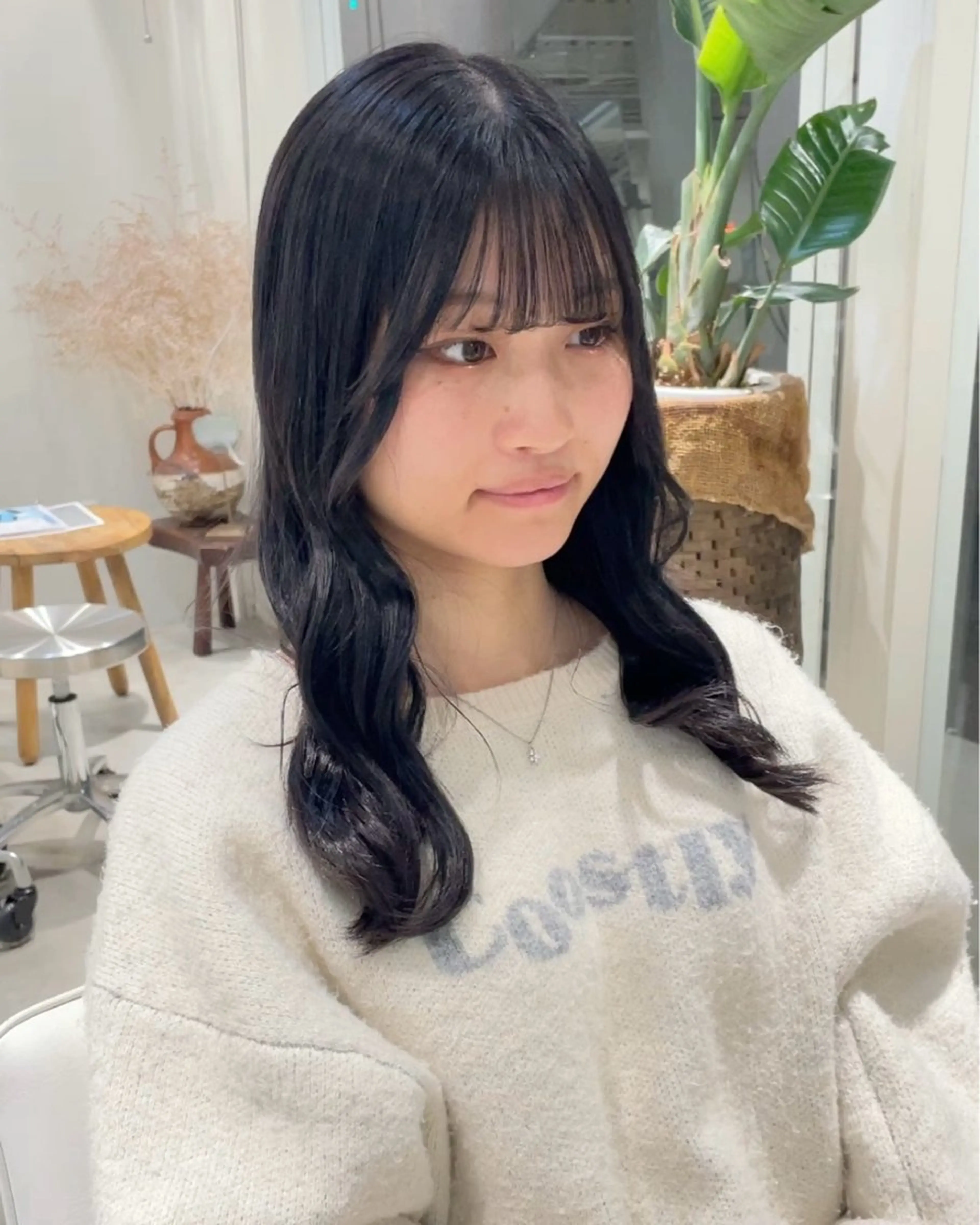 ロング カラー ダークグレー ヘアカラー 安西 香利奈のヘアスタイル