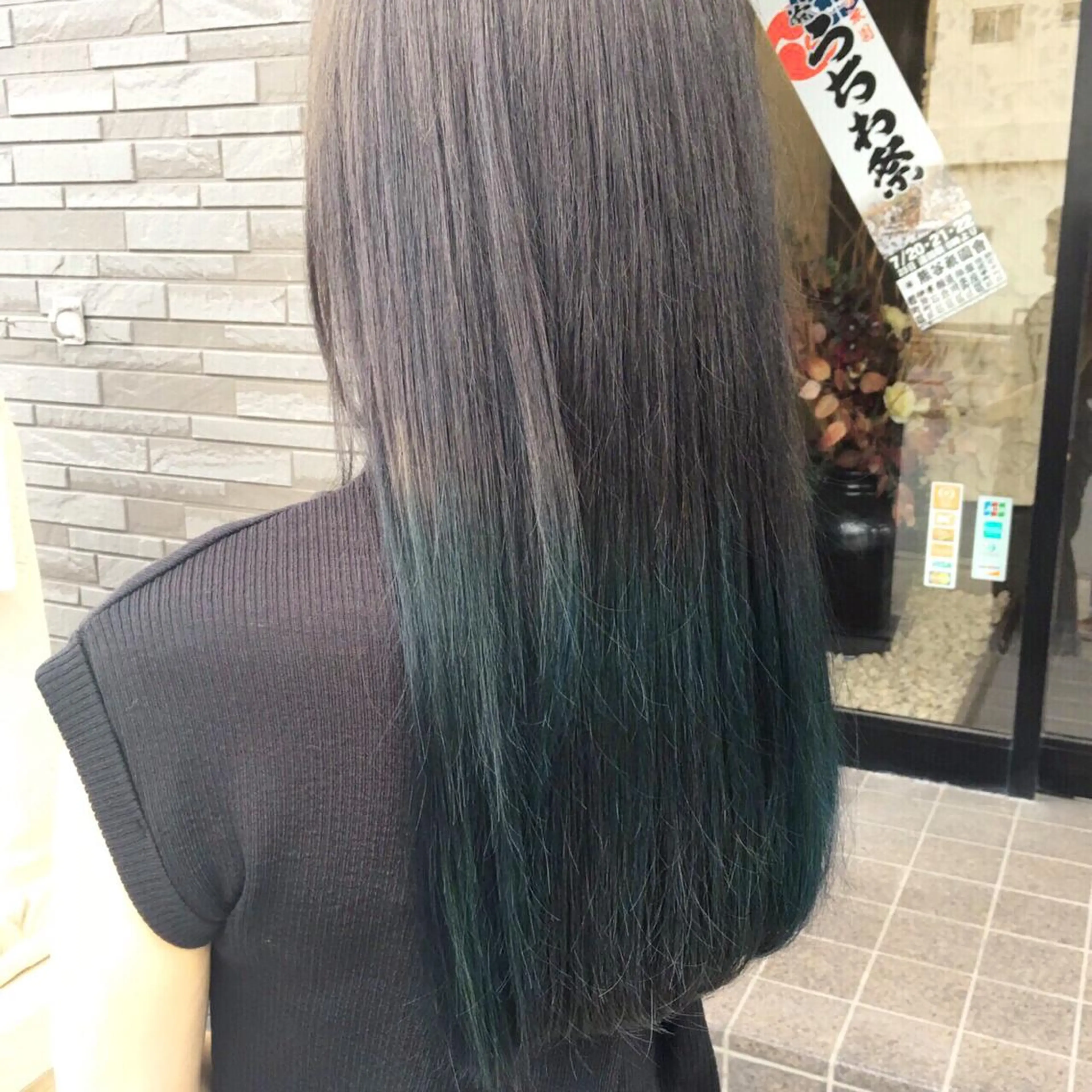 ロング カラー エメラルドグリーン グラデーションカラー 4-rest garden （フォーレストガーデン）所属・金井 直樹のヘアスタイル