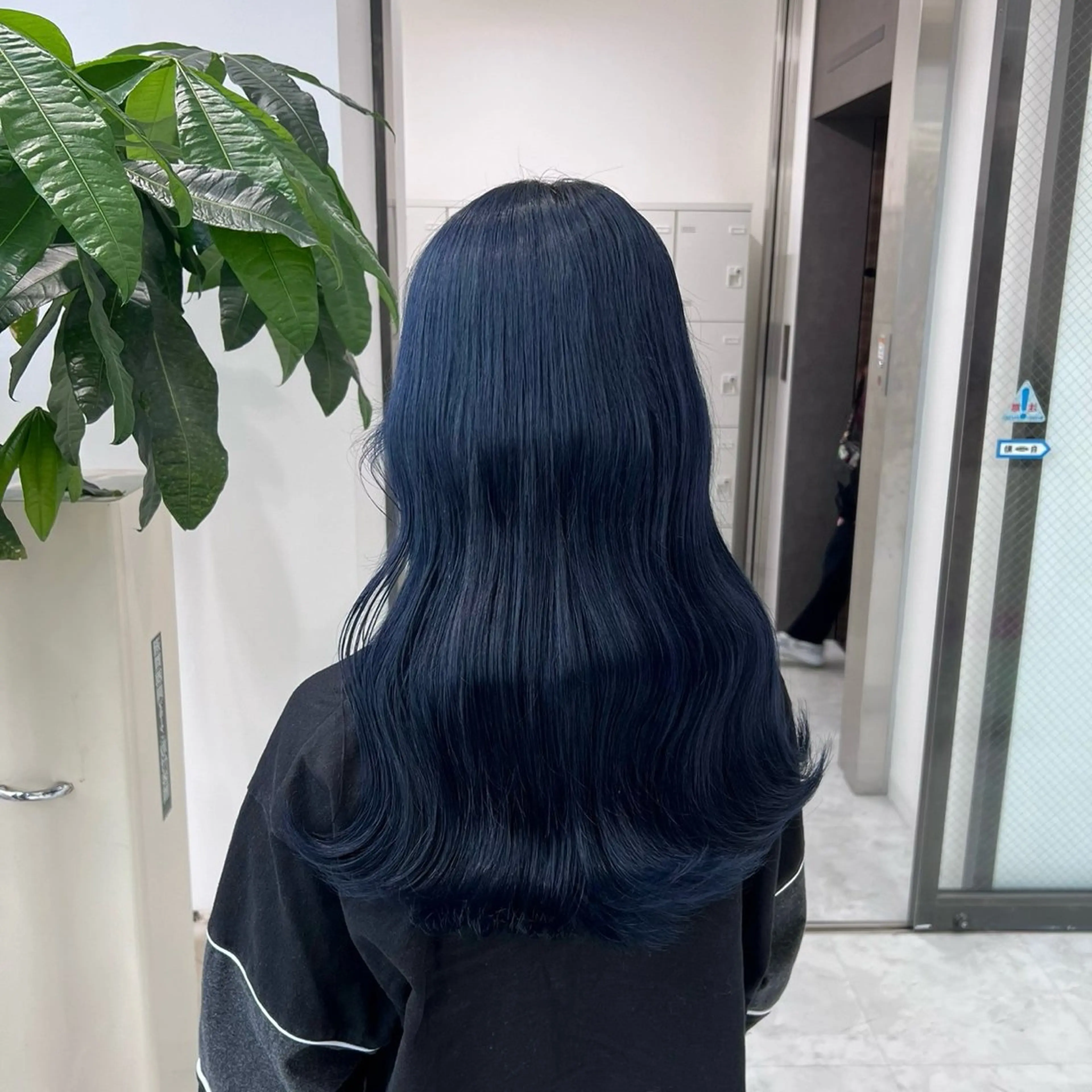 ロング カラー パーマ ヘアアレンジ 透明感ブリーチカラー 🌈TOMOHIROのヘアスタイル
