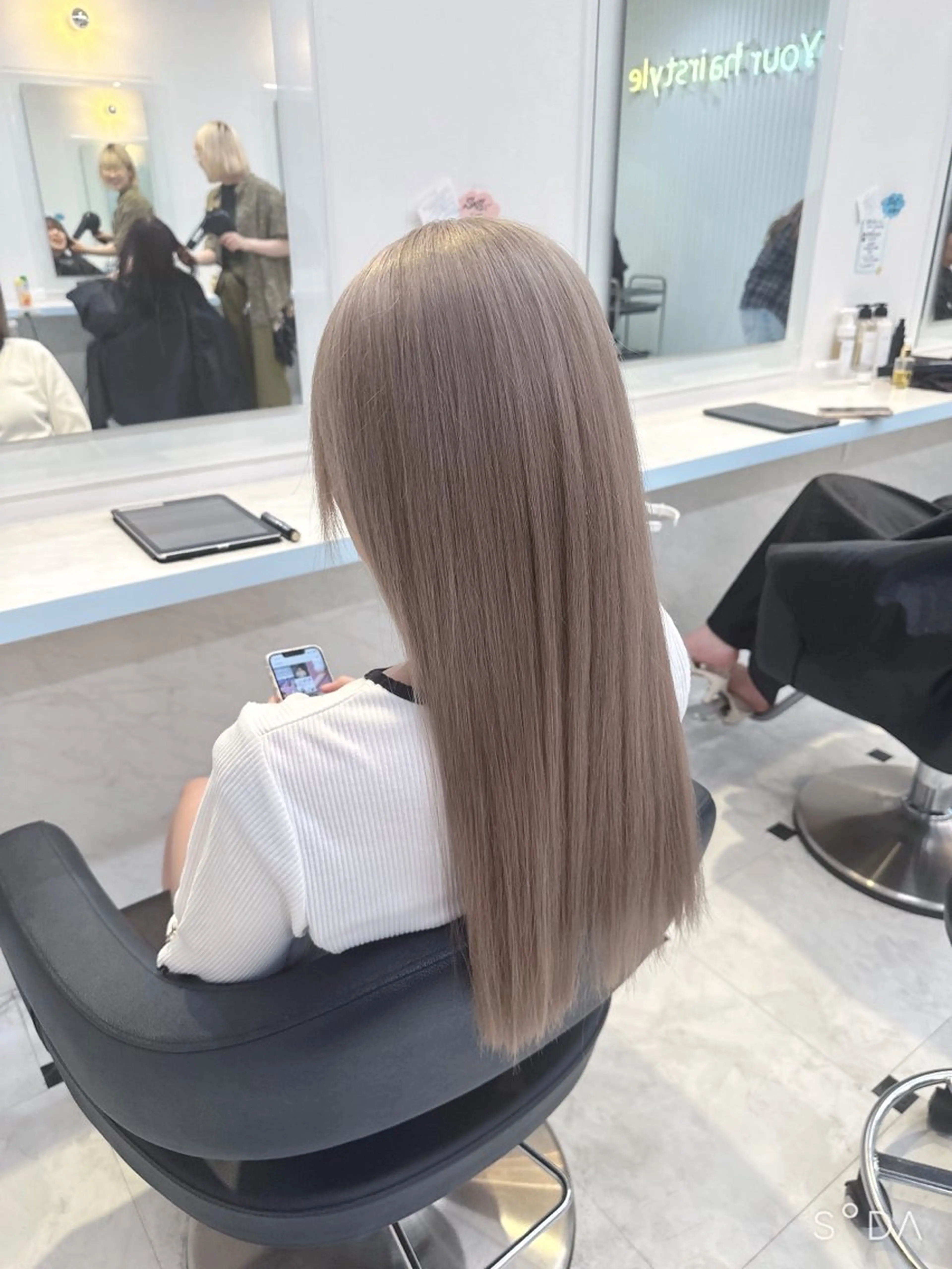 ロング カラー ヘアカラー トリートメント ヘアセット 🪄池袋ハイトーン 🪄ブリーチカラーのヘアスタイル