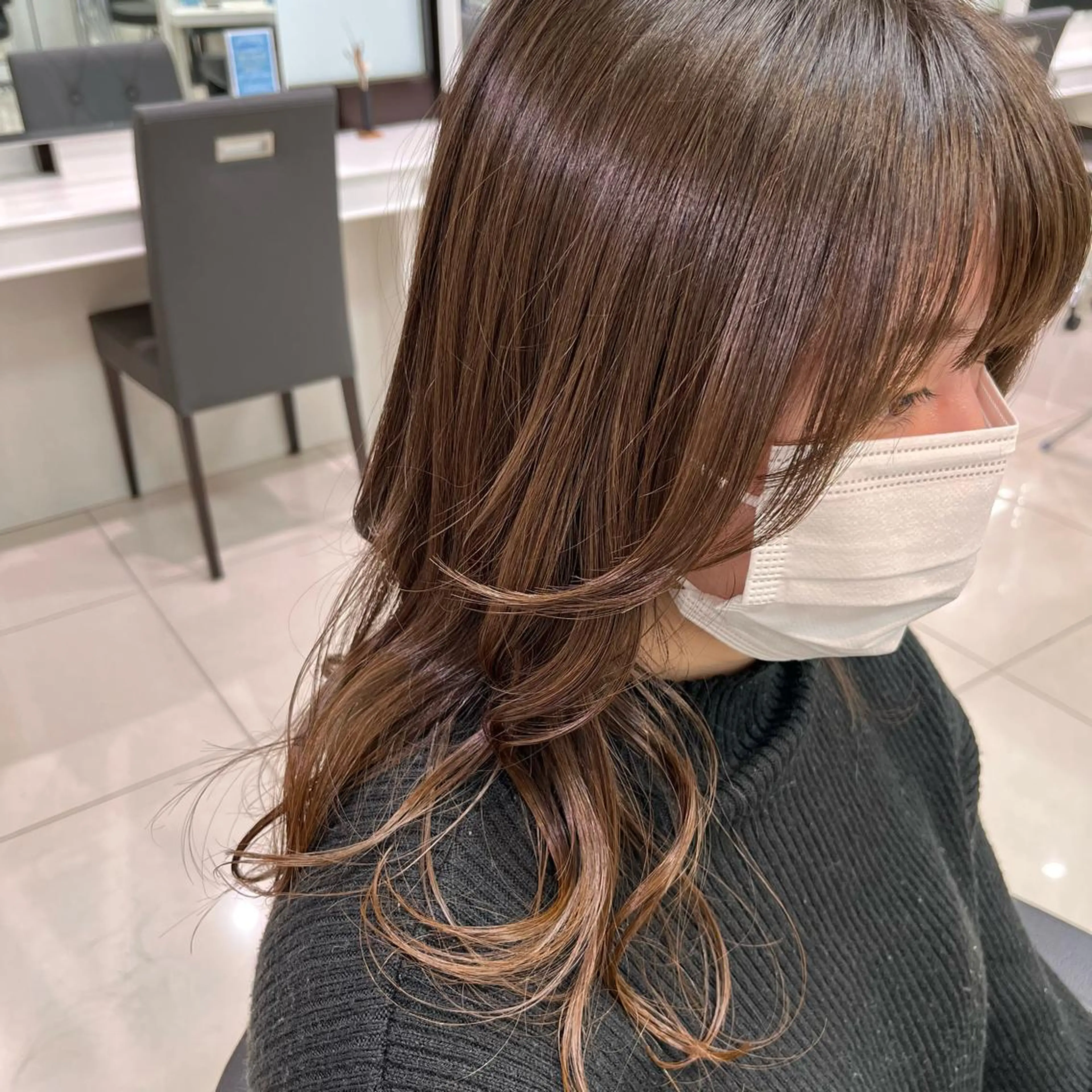 セミロング サイドバング メンズ縮毛矯正🦊ハ イトーン　RYOKAのヘアスタイル