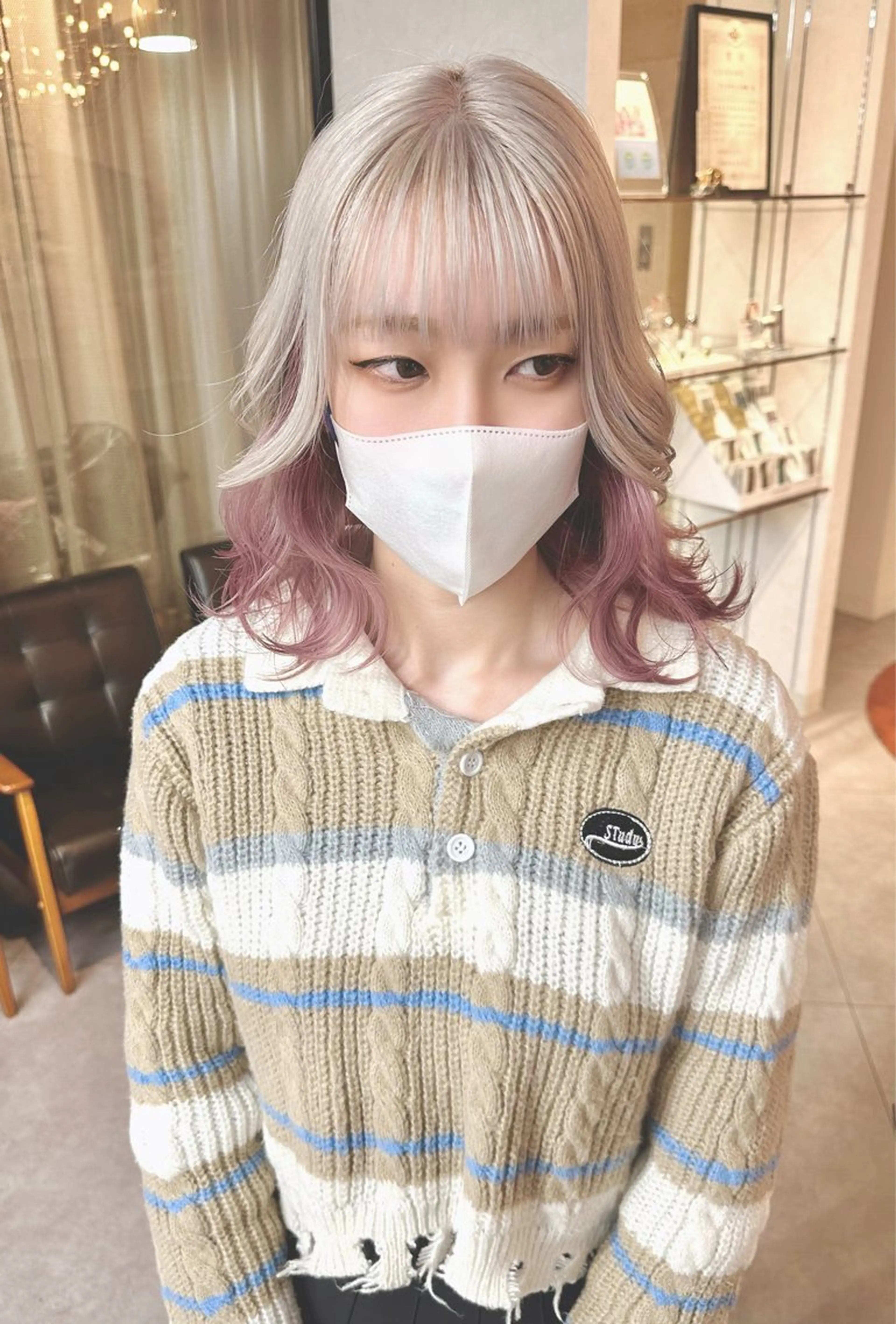 ミディアム カラー ウルフとハイトーン みっちー✂️のヘアスタイル