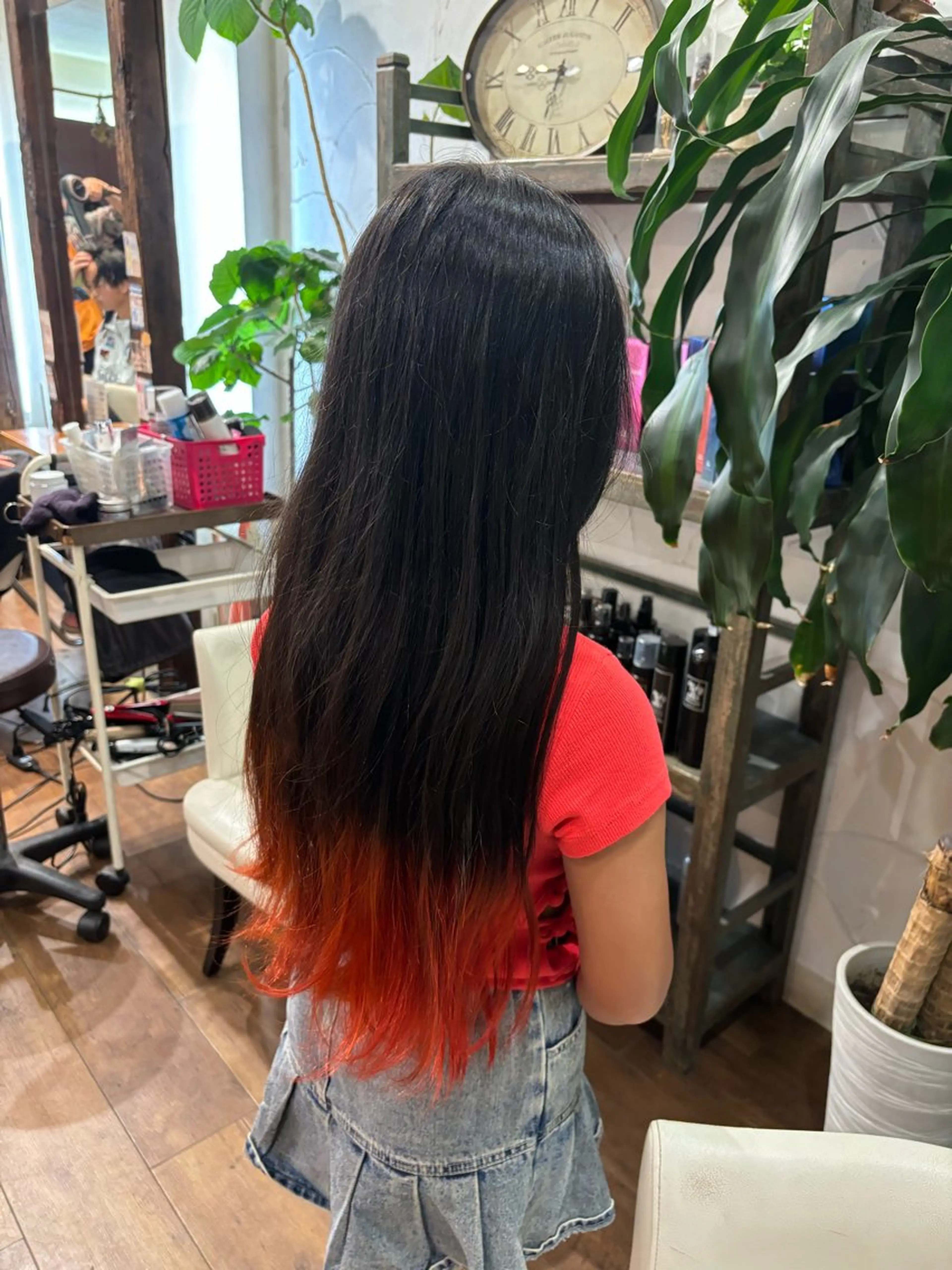 ロング ブリーチ予約率90% 以上✨森山陽向のヘアスタイル