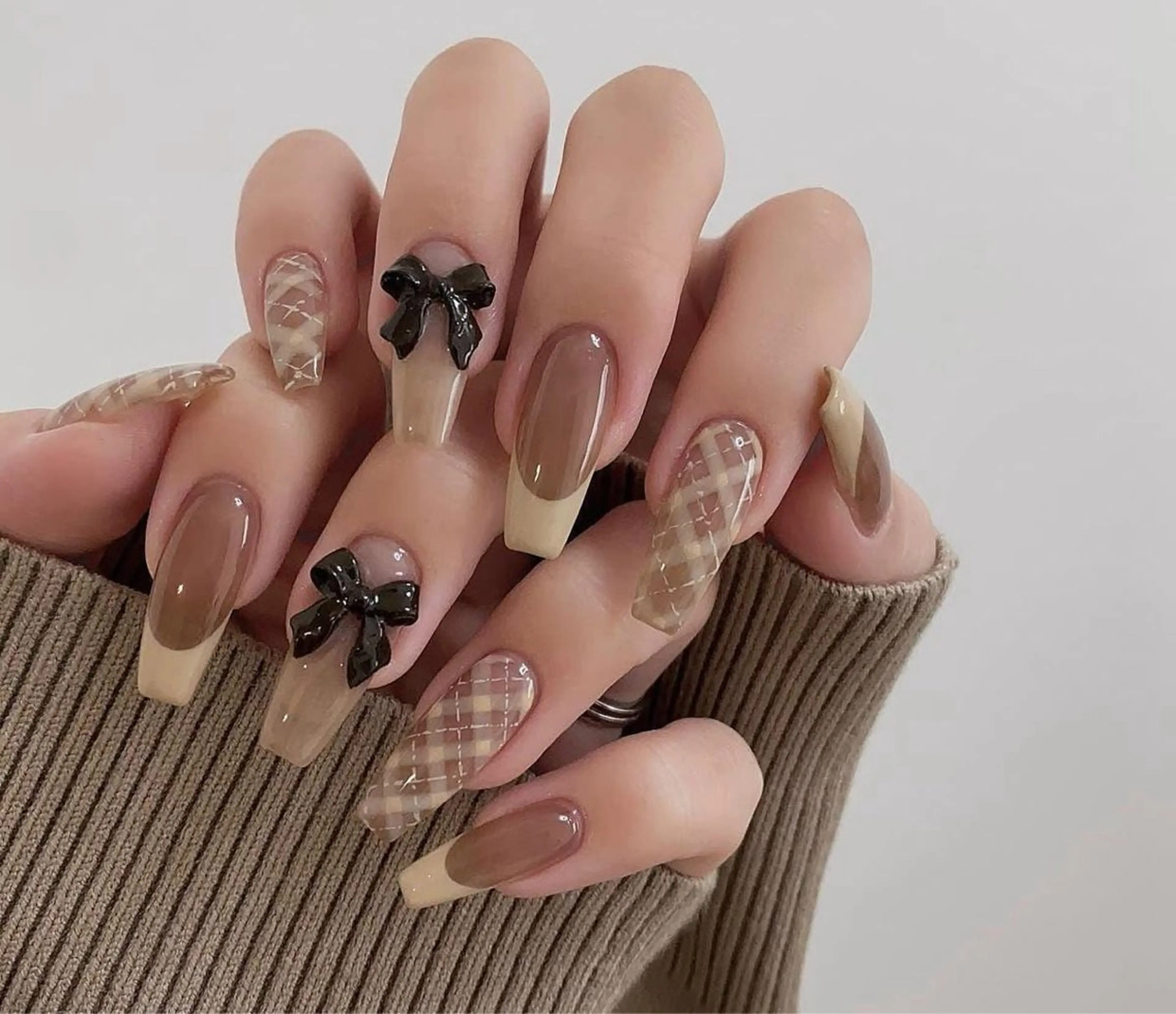 ネイル アートネイル 長さ出し ジェルネイル マグネットネイル ニュアンスネイル ハンドネイル Cloudy Chan Nailのネイルデザイン