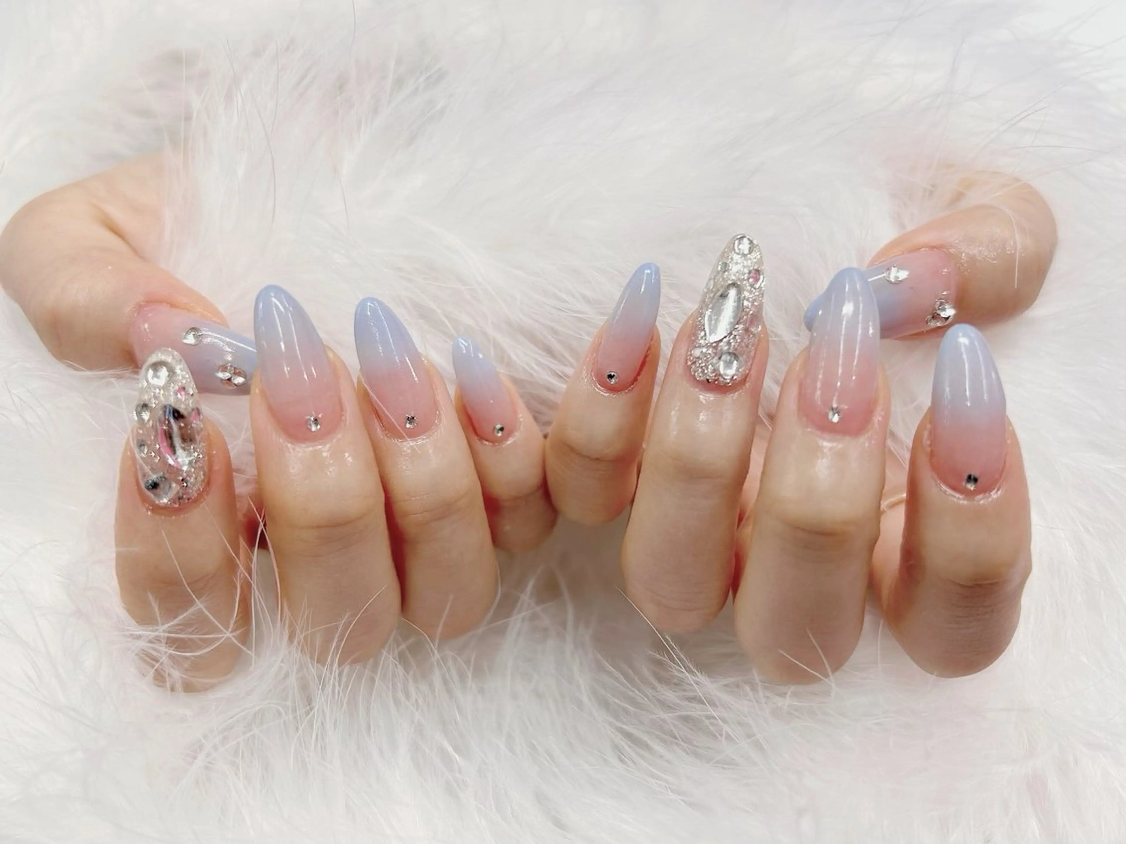 【ハンド/初回オフ無料】カラーグラデーション🍒400円までのパーツ2個プレゼントの写真