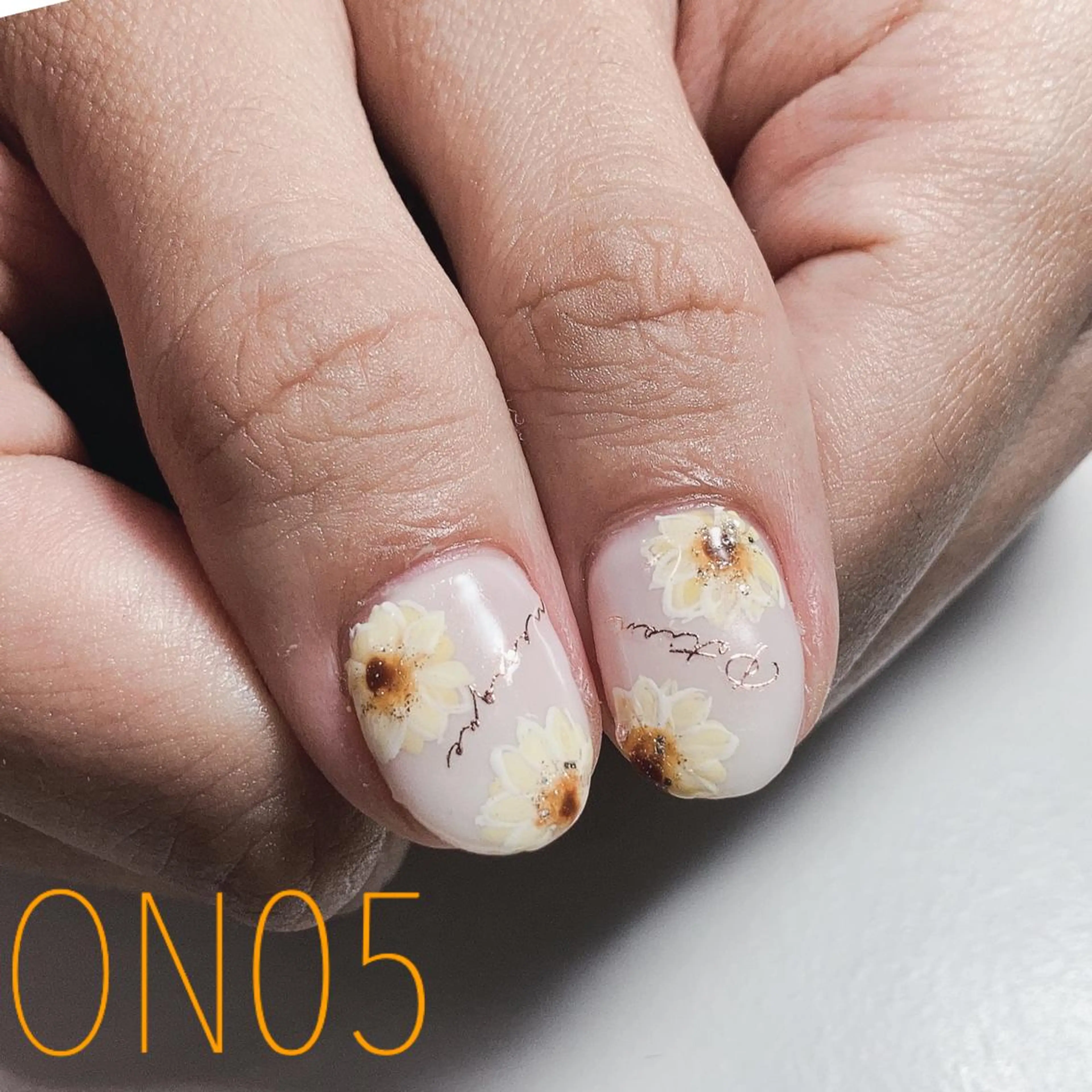 ネイル 園 寛子 （ネイリスト）のネイルデザイン