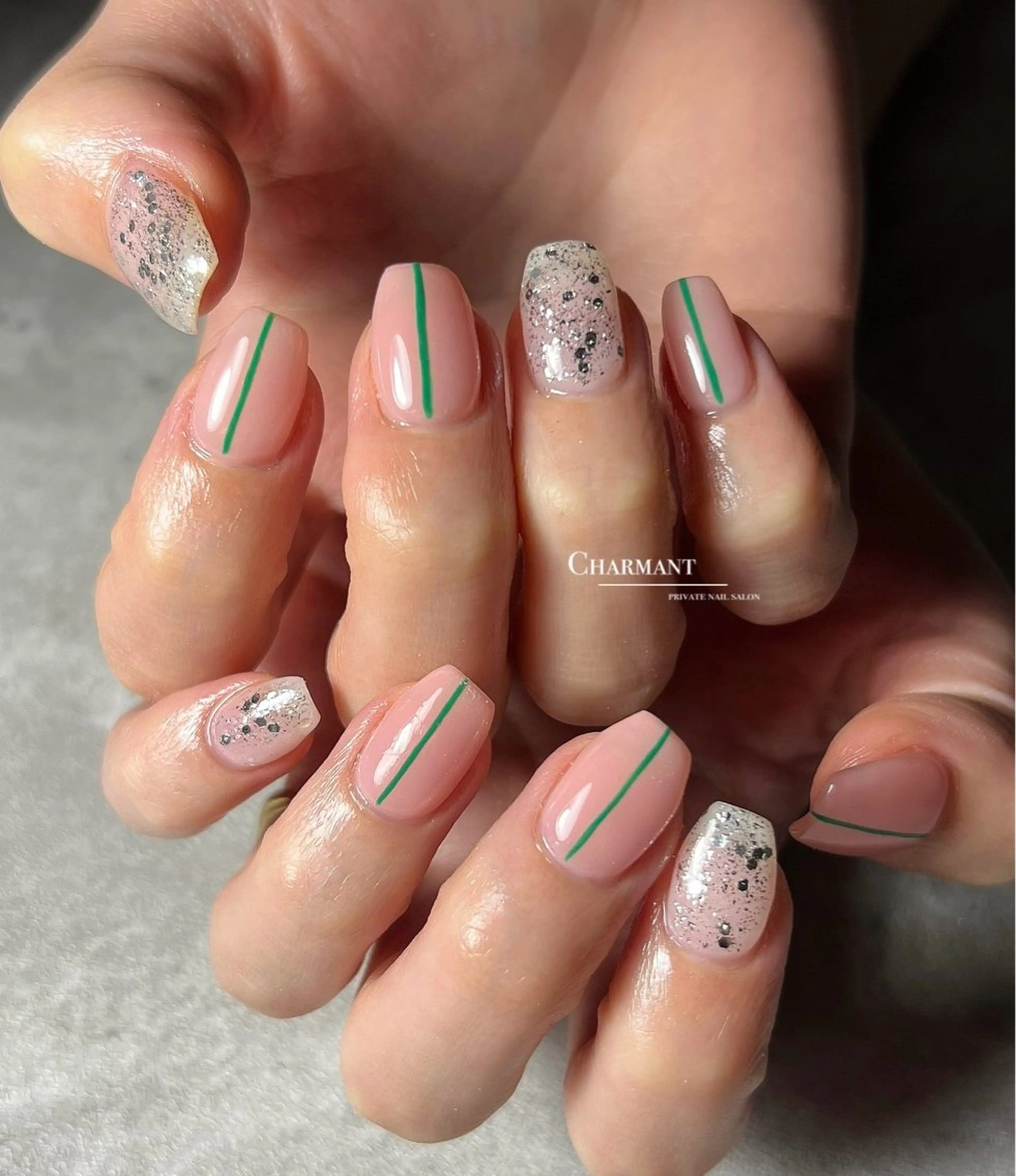 ネイル ハンドネイル minako .のネイルデザイン