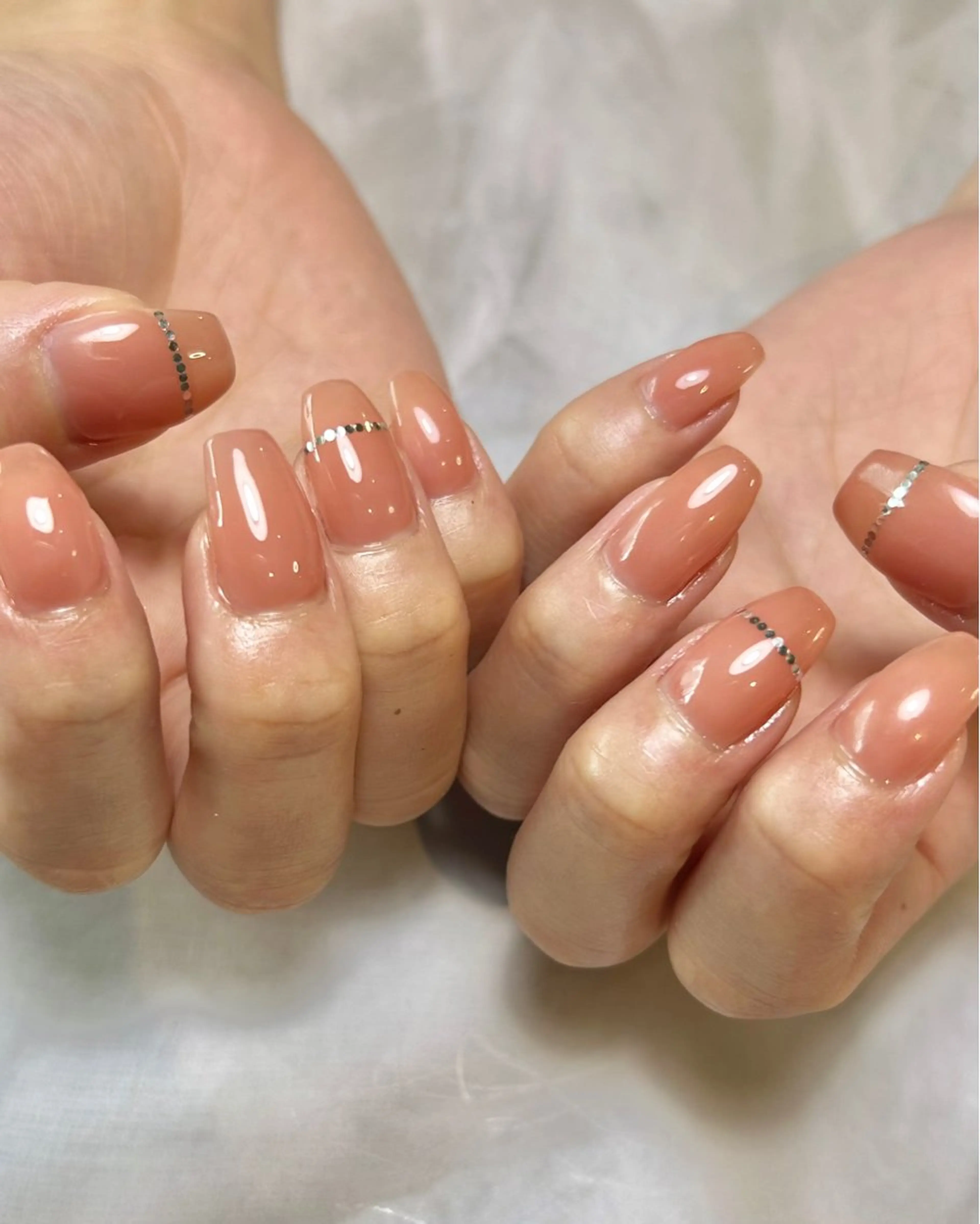 ネイル 持ち込み ワンカラーネイル シルバー シンプルネイル ハンドネイル Reflection marikoのネイルデザイン