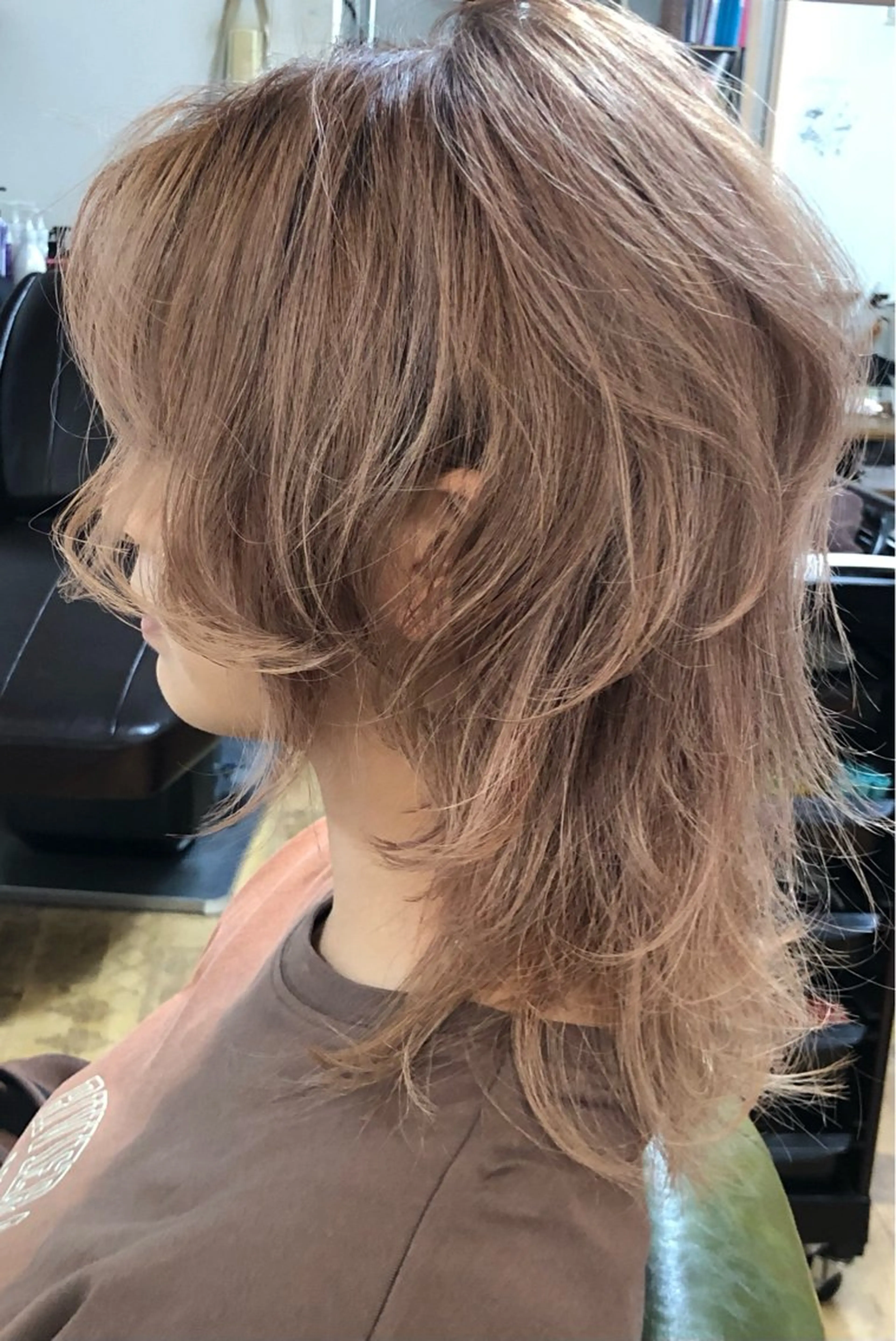 セミロング カラー ハイトーンカラー ウルフカット 吉川　ミチオ 【SHIKIO】のヘアスタイル
