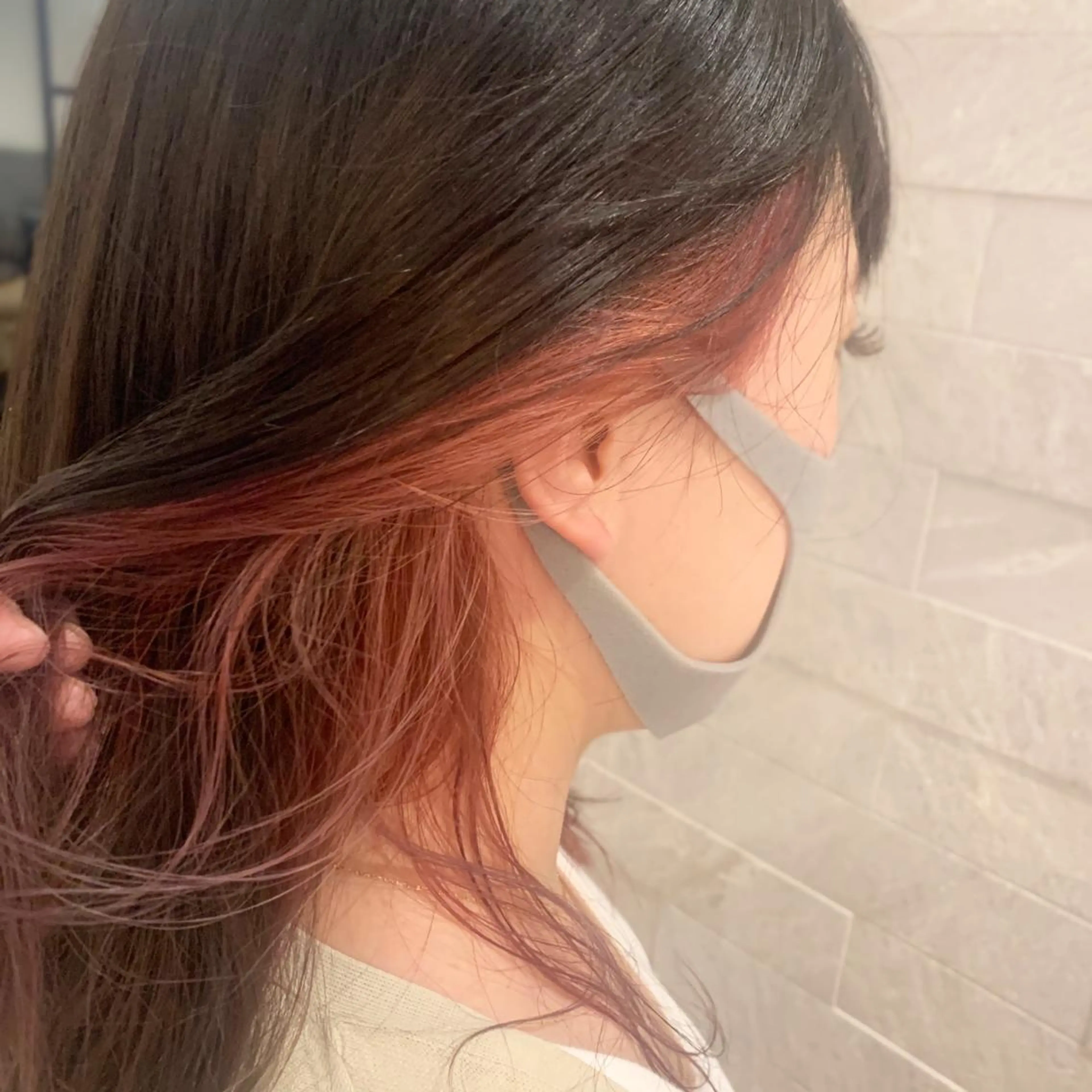 セミロング カラー インナーカラー ピンクカラー ヘアカラー O maikoのヘアスタイル