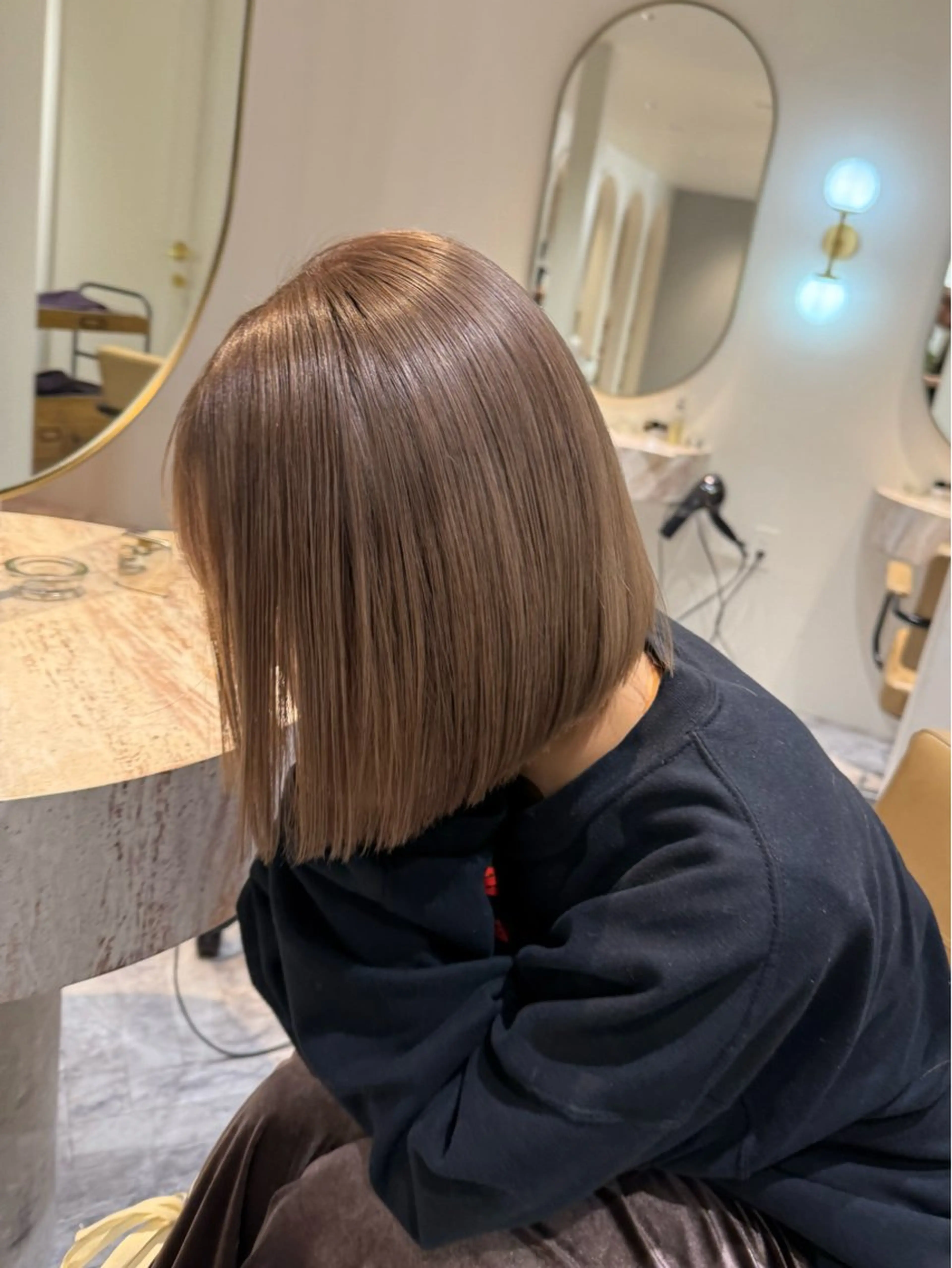 ミディアム カラー ミルクティー× グレージュMOMOのヘアスタイル