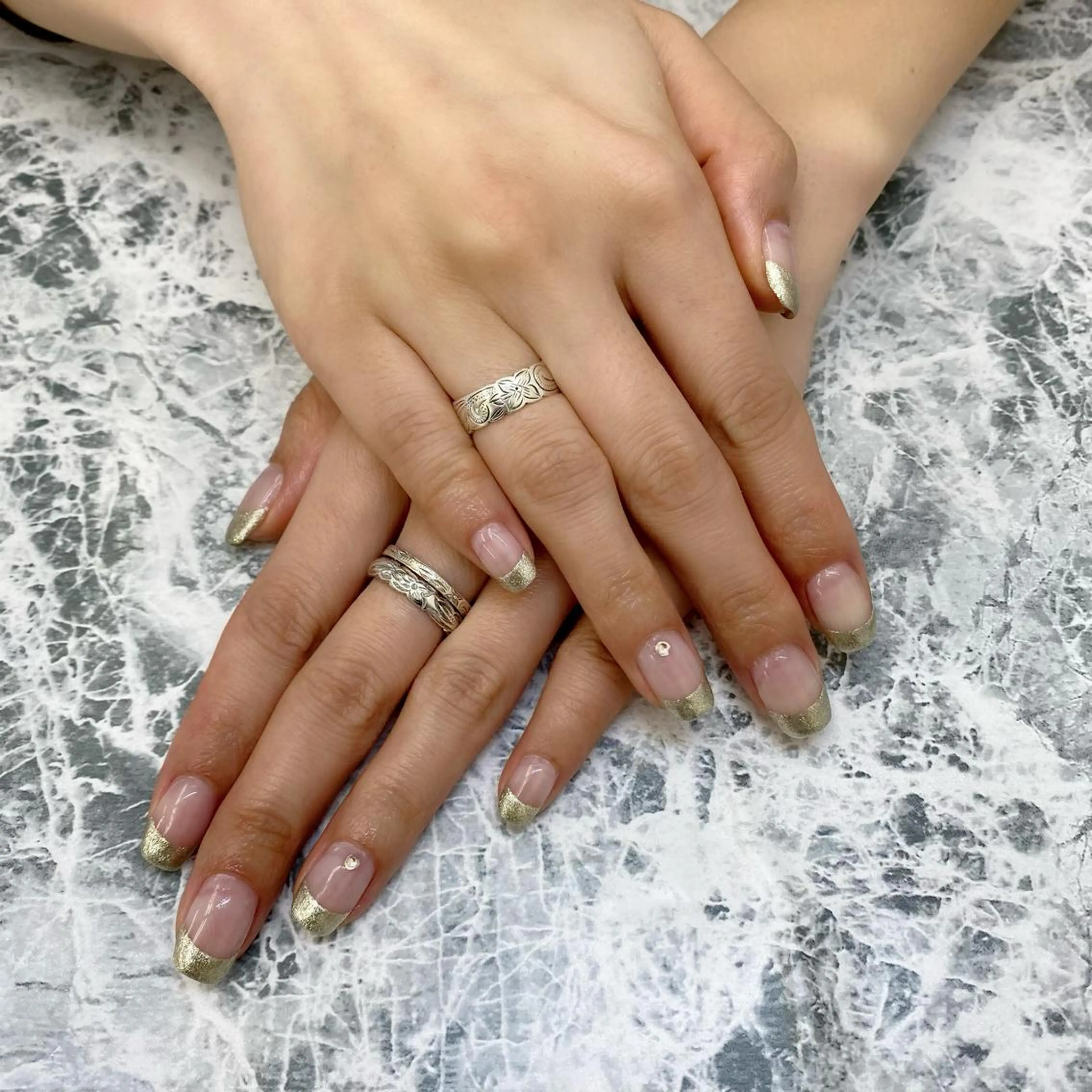 ネイル フレンチネイル ゴールド ゴージャス スクエアネイル Can I Dressy  溝ノ口店所属・F. Neneのネイルデザイン