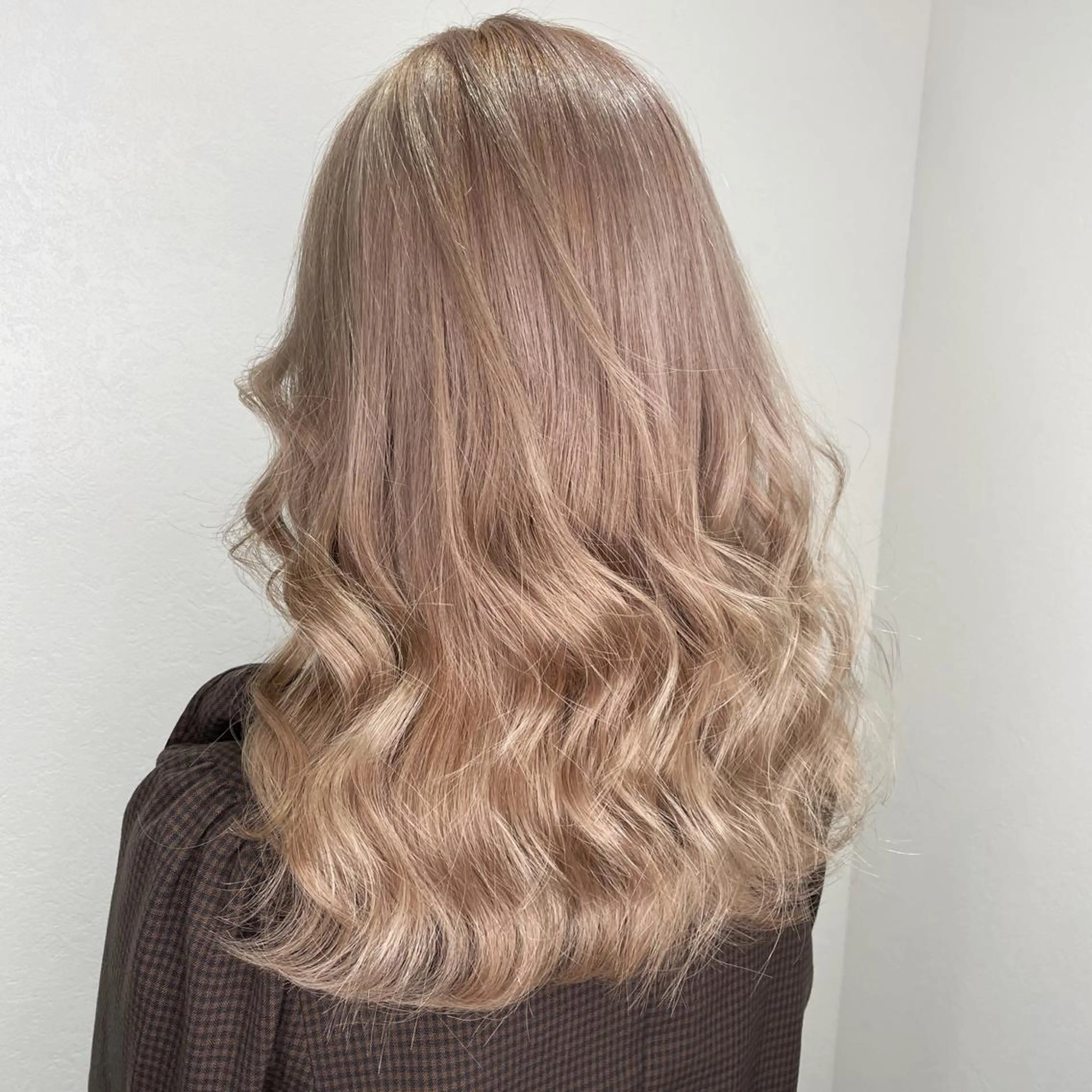 セミロング カラー ベージュカラー ホワイトベージュ 池袋🧡ダブルカラー /馴染ませエクステのヘアスタイル