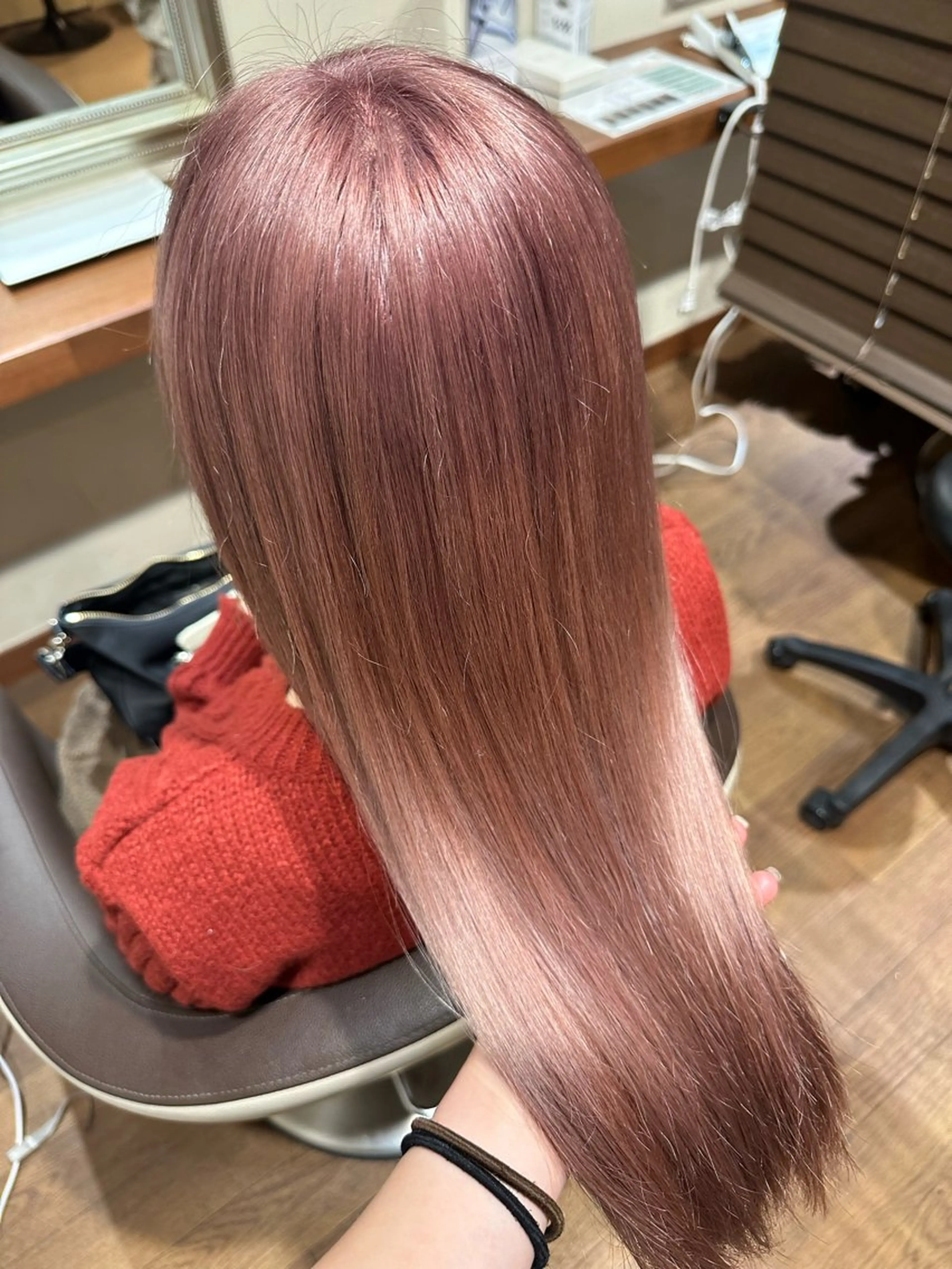 ロング カラー ベージュカラー ピンクカラー ピンクベージュ ヘアカラー トリートメント RINA .のヘアスタイル