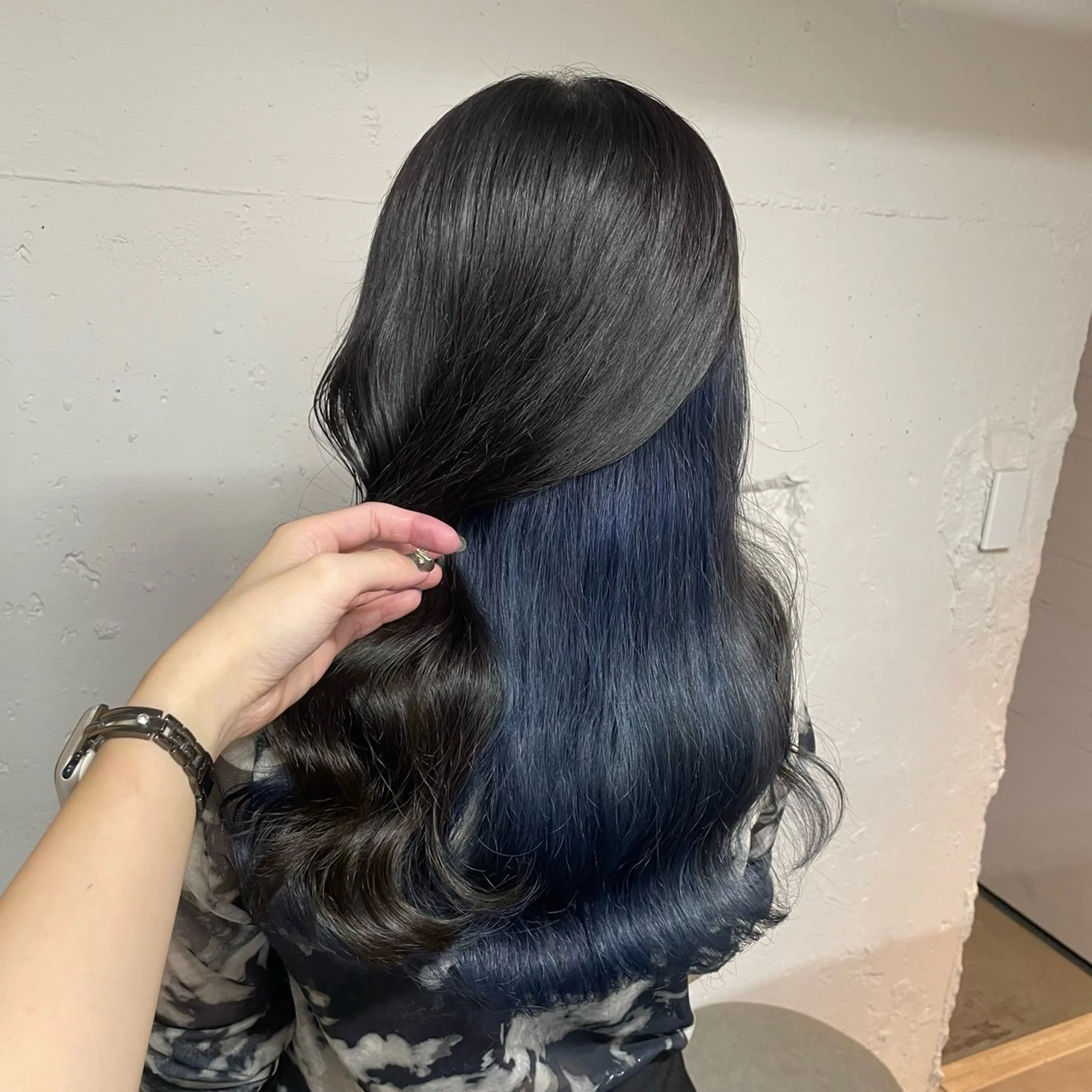 ロング カラー ネイビーカラー ヘアカラー トリートメント tokute 中野真咲🐺のヘアスタイル