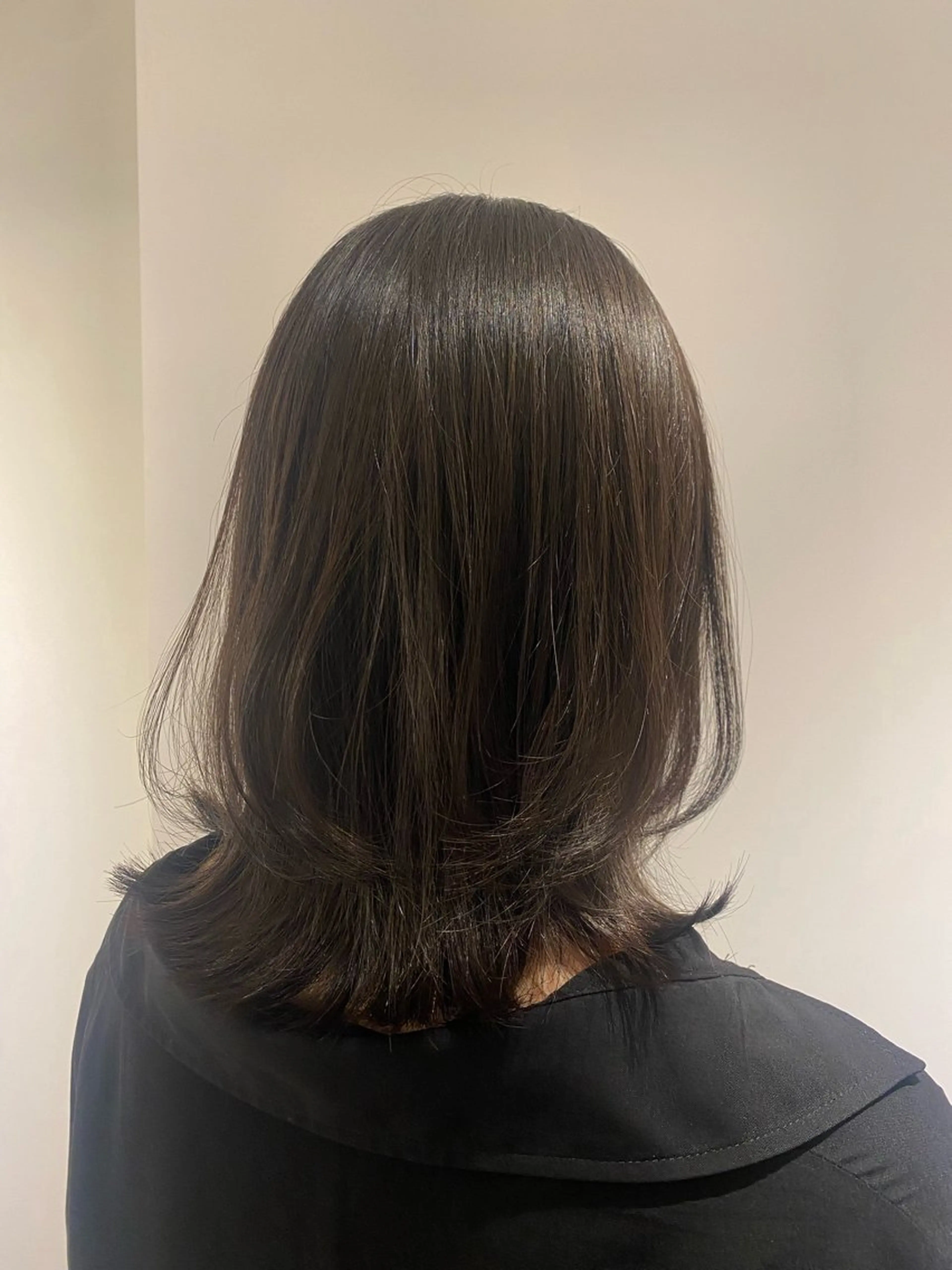 ミディアム パーマ くびれヘア 🤍似合わせカット/ 艶カラー/表参道🫧のヘアスタイル