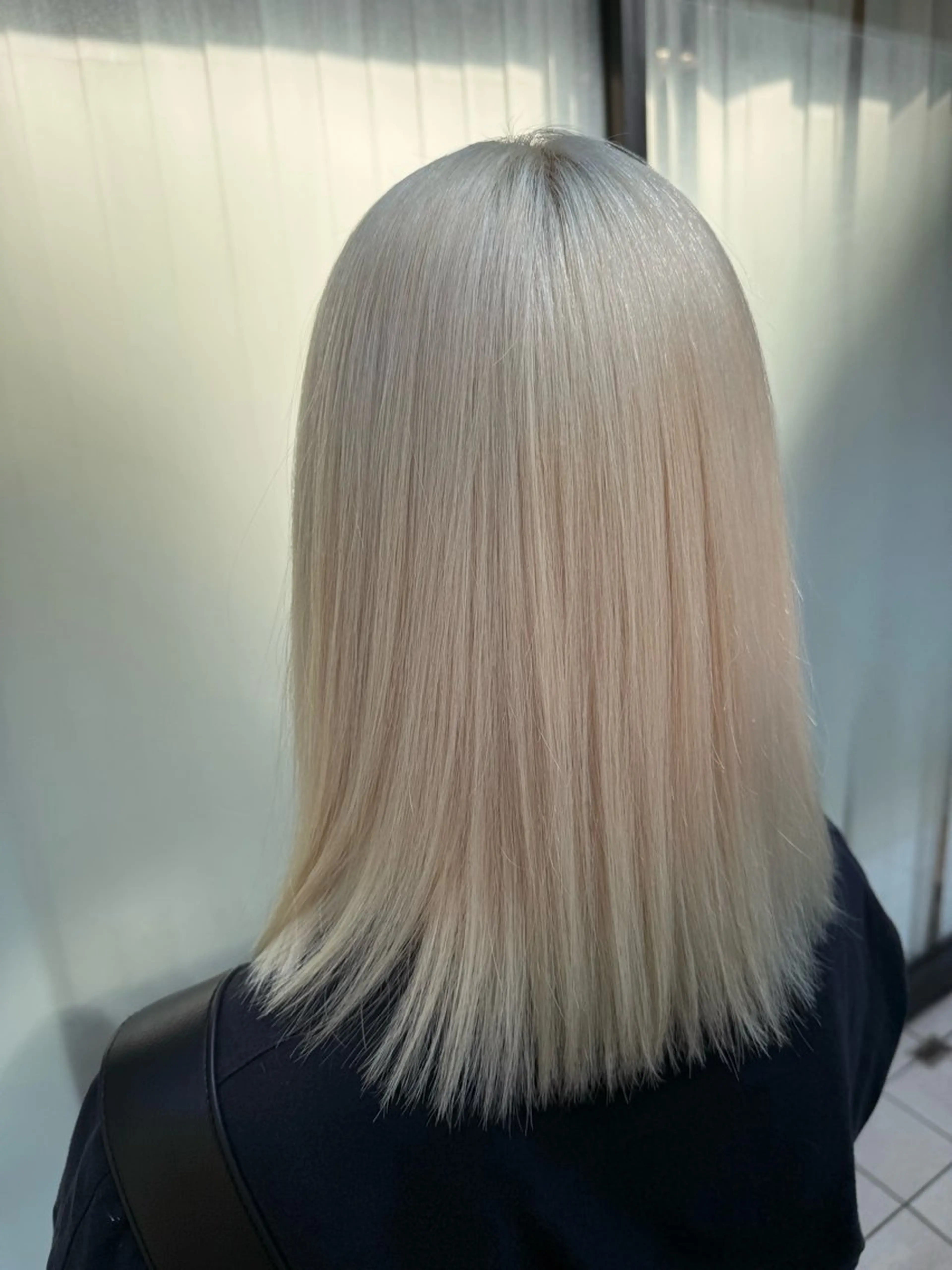 カラー ブロンド 吉田 愛子のヘアスタイル