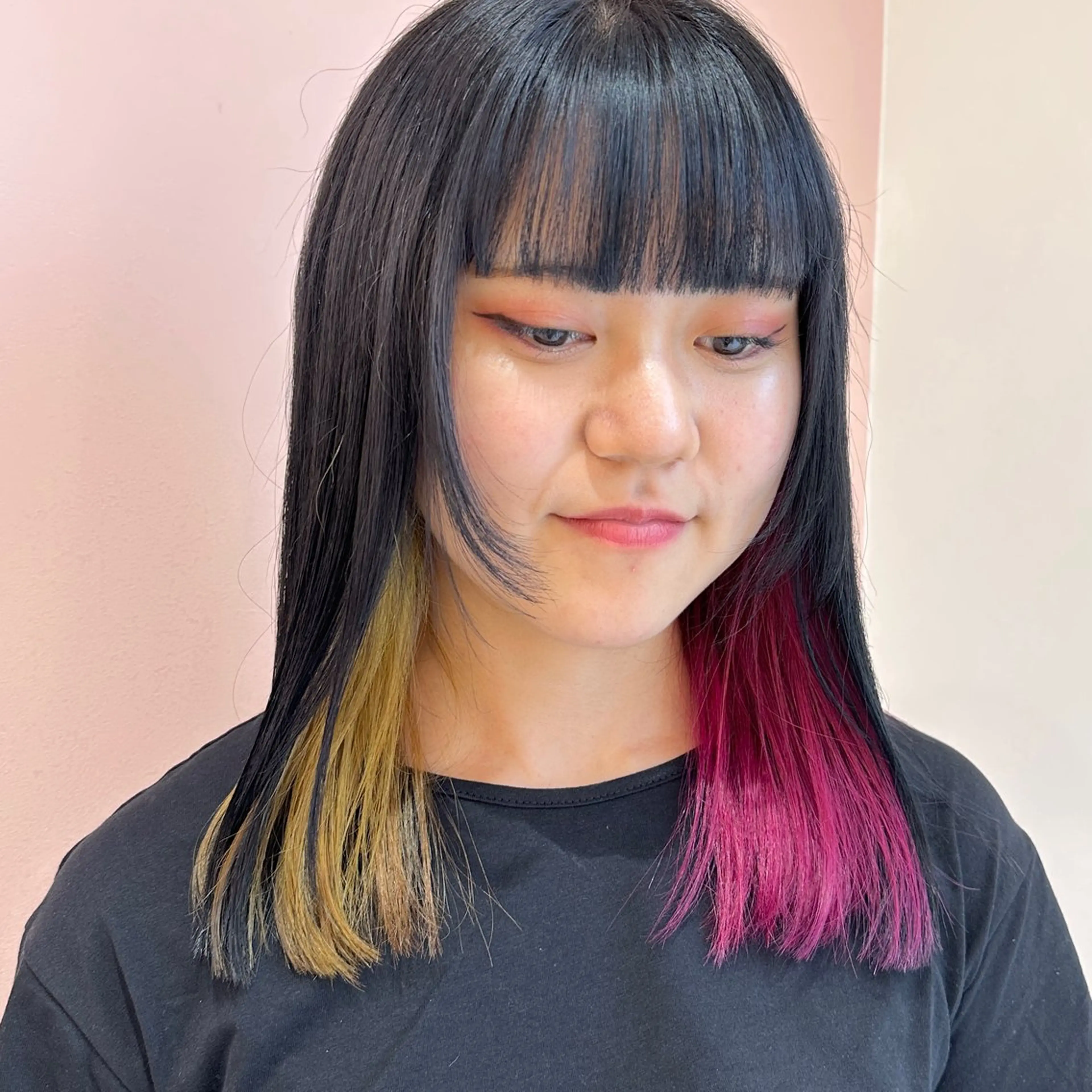 セミロング カラー インナーカラー カット ヘアカラー レイヤーカット/ ハイトーンchimiのヘアスタイル