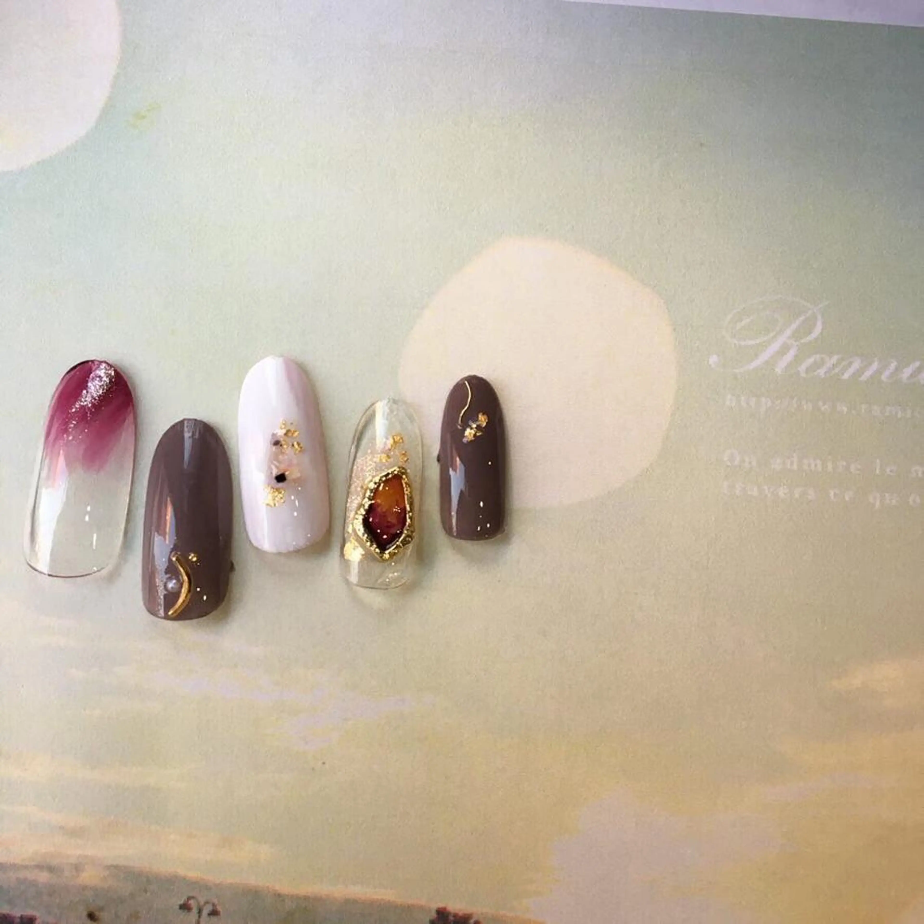 ネイル Nailsalon Charis.yuのネイルデザイン