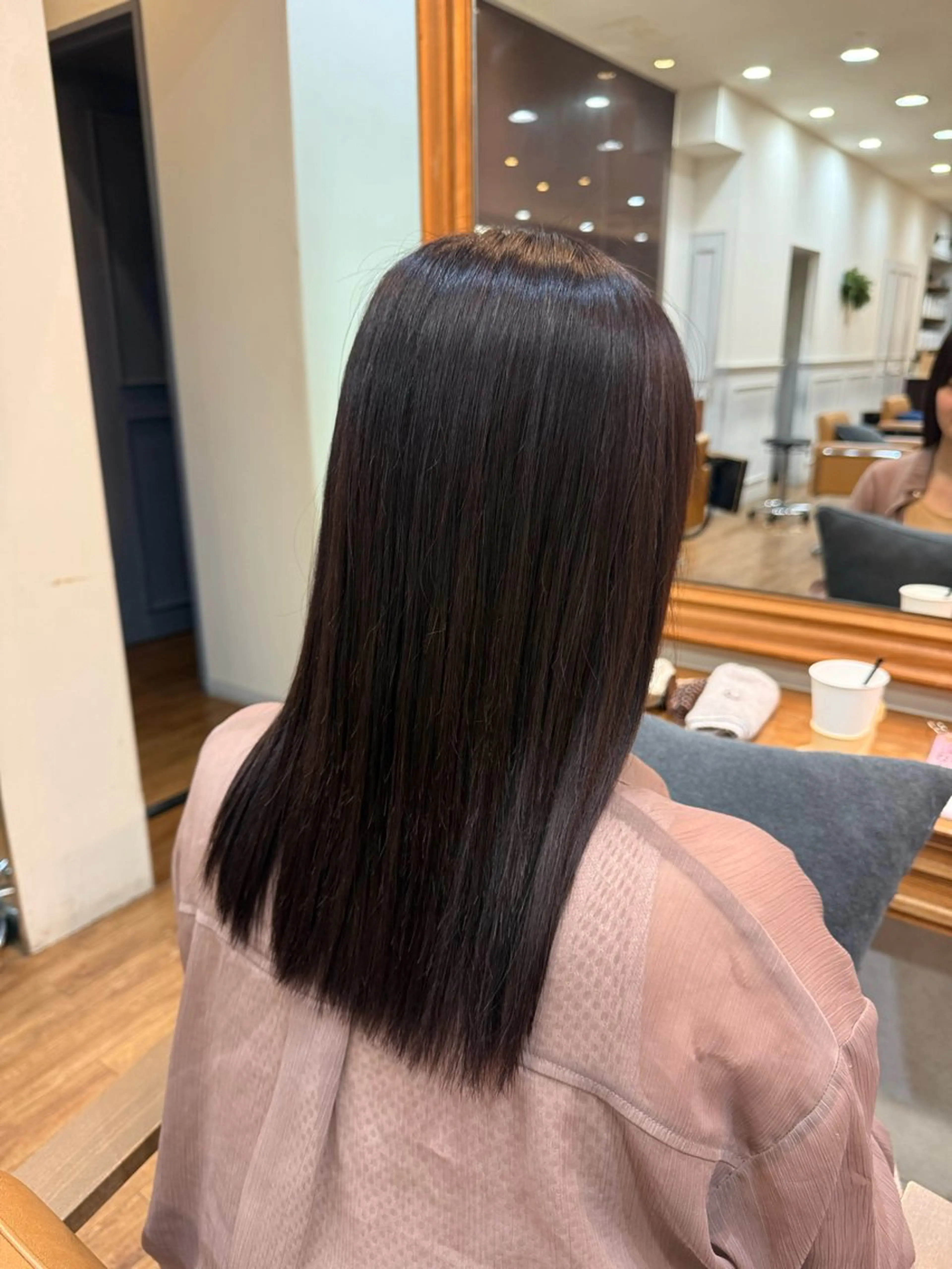 セミロング カット 縮毛矯正 つじ みさきのヘアスタイル