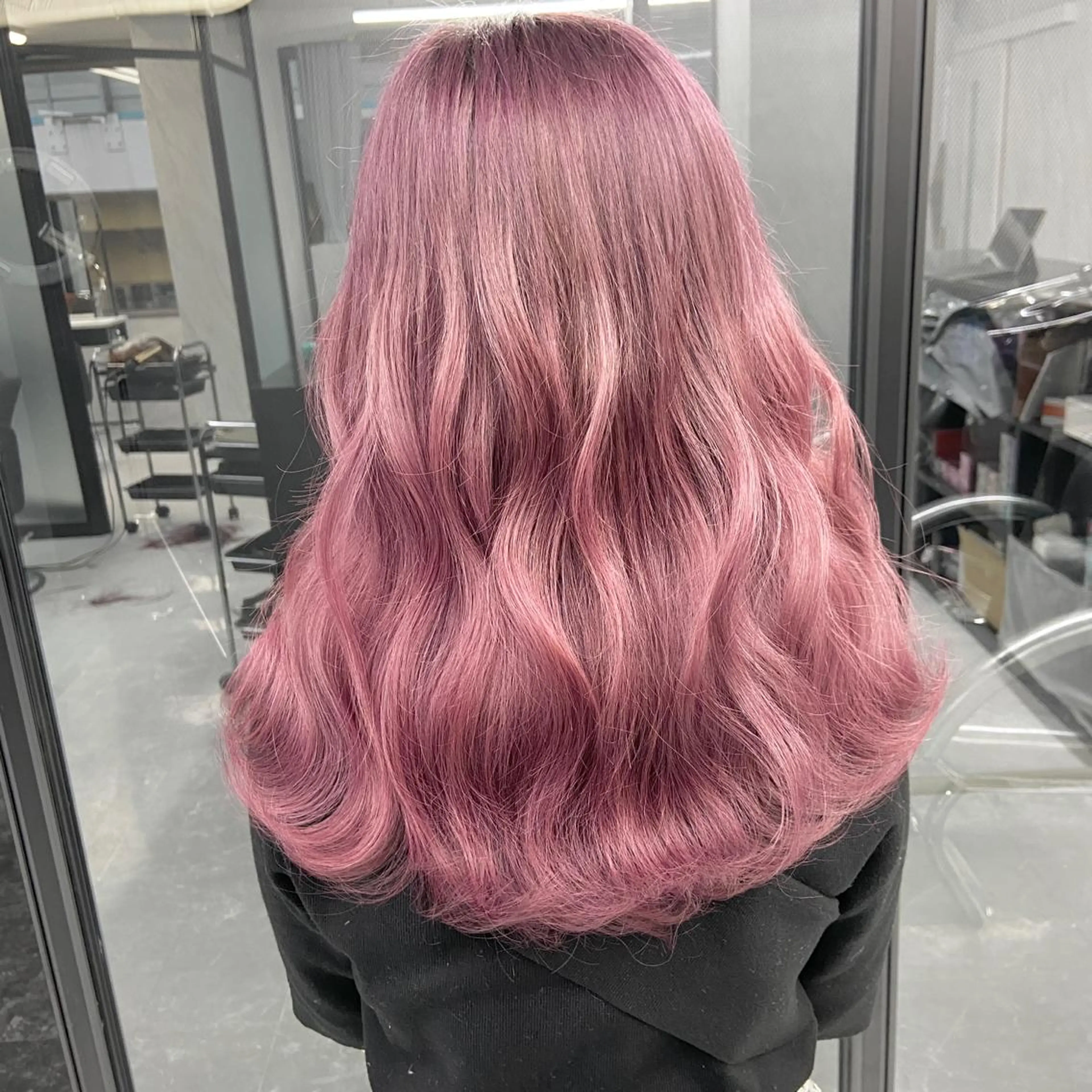 ミディアム カラー ハイトーンカラー ヘアカラー トリートメント ミルボンAujua認定サロン Ria OSAKA 梅田所属・メンズ、エクステ特化 Ryuのヘアスタイル