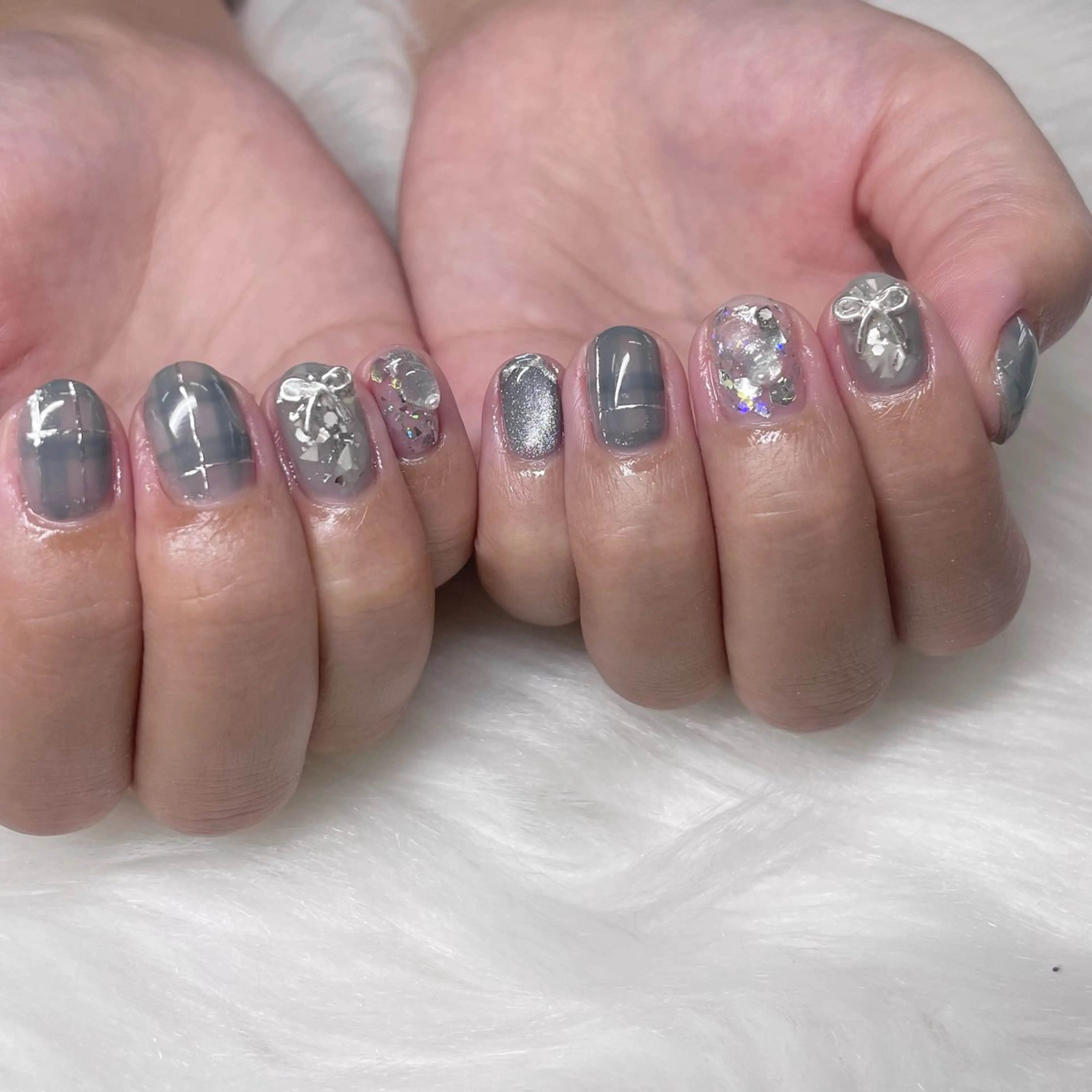 ネイル ブルー ジェルネイル 水色 リボン ショートネイル JFYnail所属・昭和町ネイル 𝘯𝘢𝘮𝘪のネイルデザイン