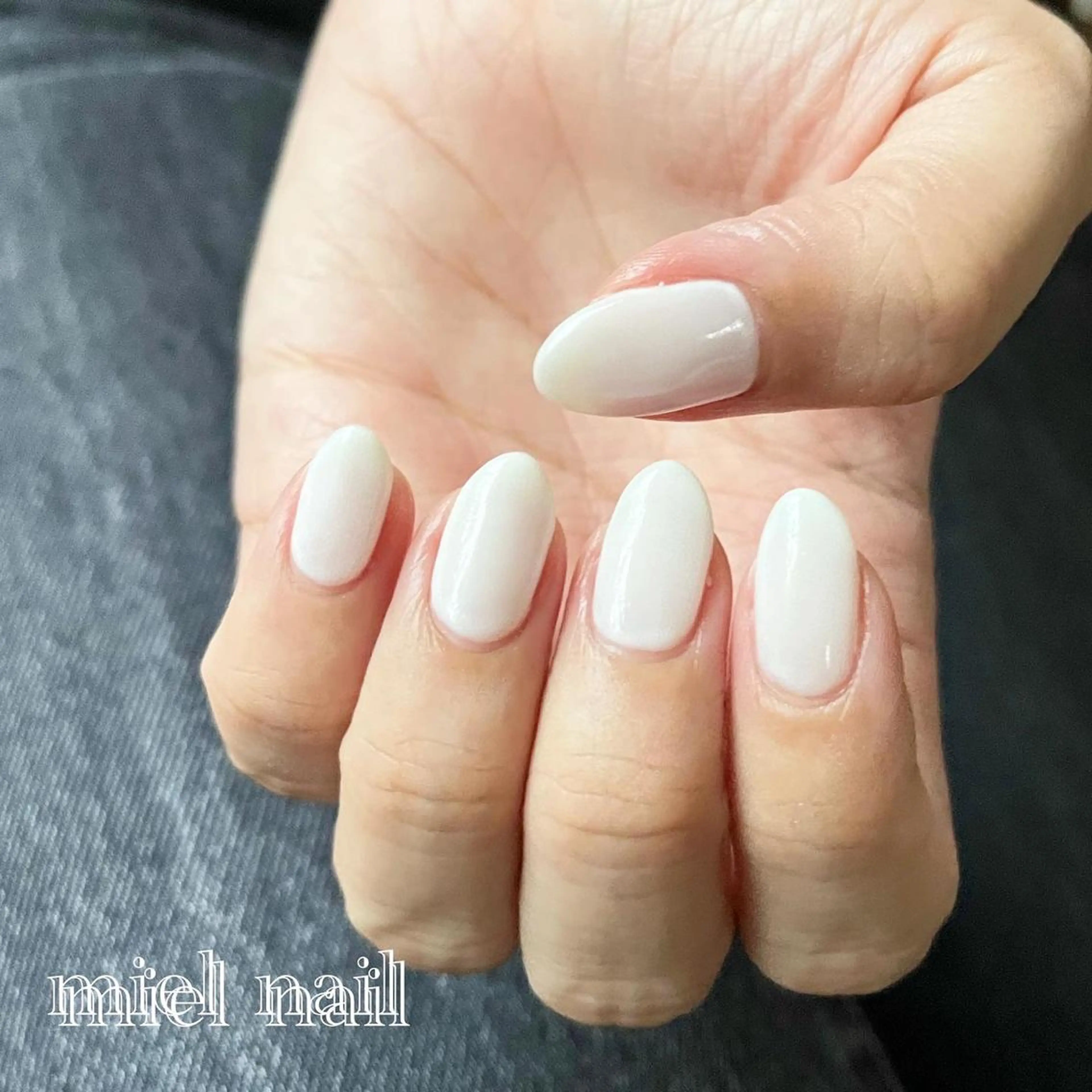 ネイル クリアネイル シンプルネイル 夏ネイル ホワイト ハンドネイル miel nailのネイルデザイン