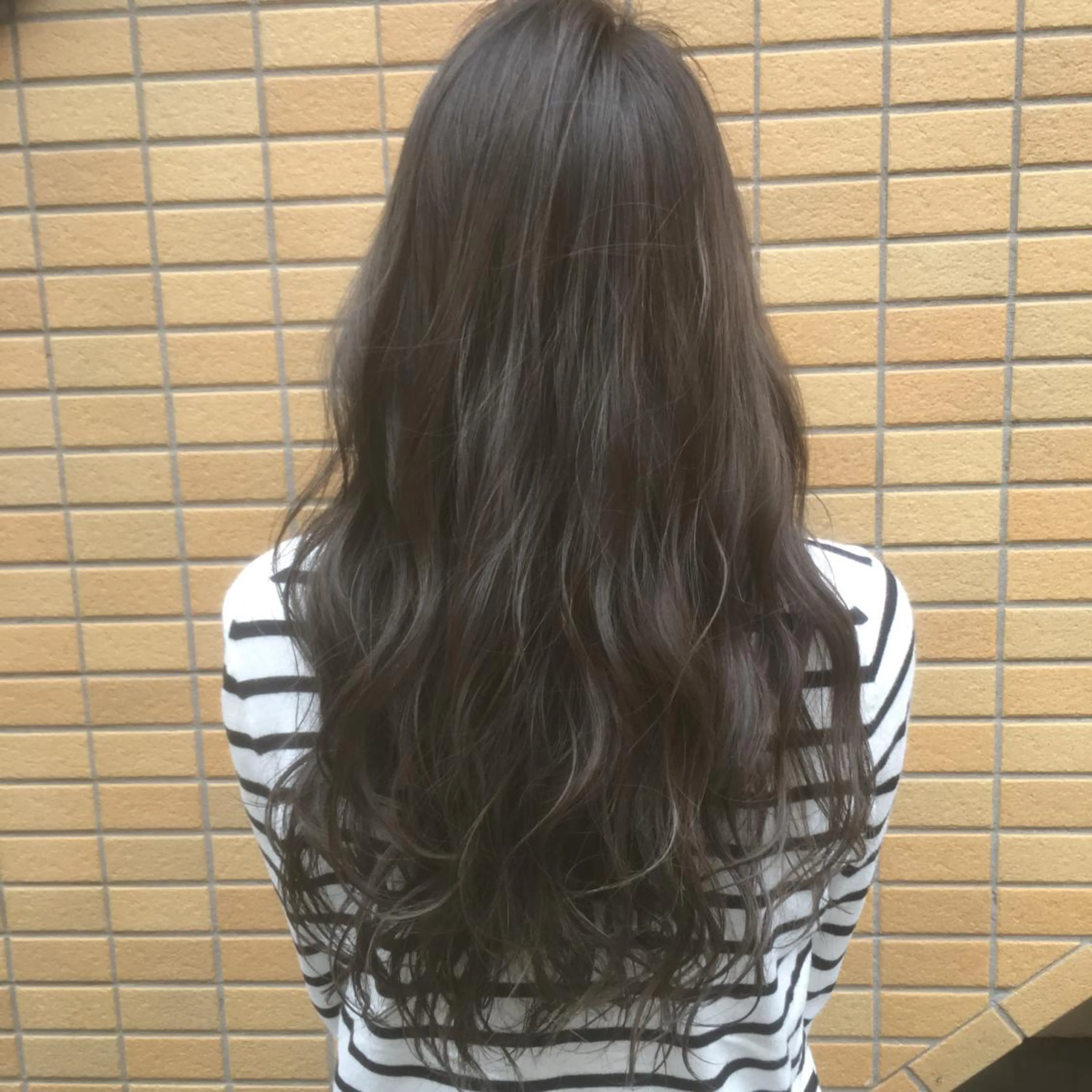 ロング カラー ヘアカラー トリートメント しのはら まどかのヘアスタイル